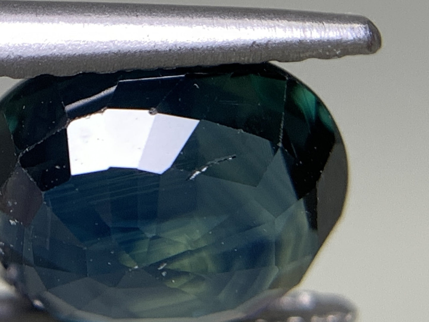 サファイア 天然 2.176ct 中央宝石ソーティング付き 8.27㎜×6.64㎜×4.24㎜ ルース（ 裸石 ） 6512Y