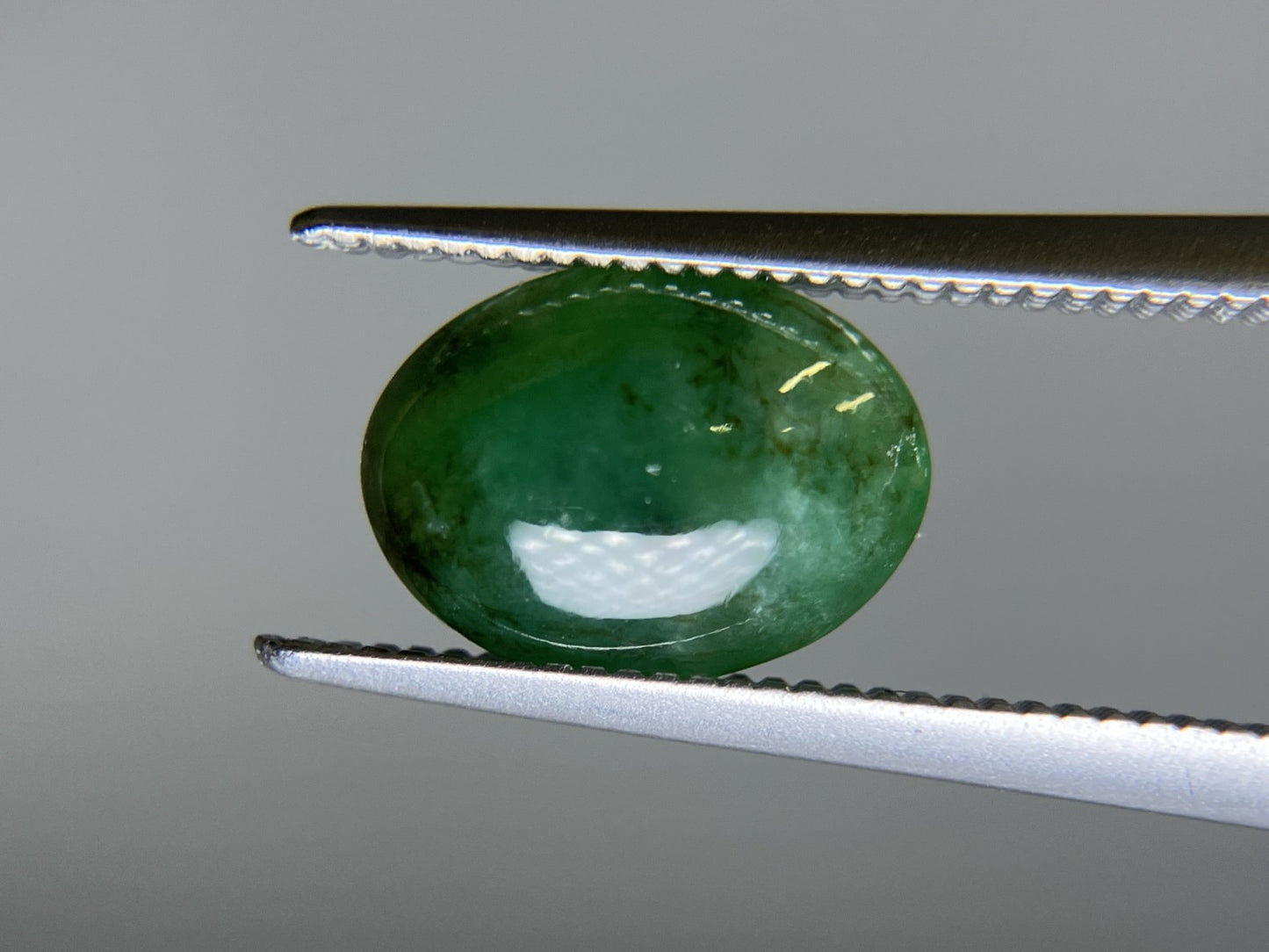 翡翠（ひすい） 1.903ct 宝石ソーティング付き 9.5㎜×7.1㎜×3.3㎜ ルース（ 裸石 ） 4162S