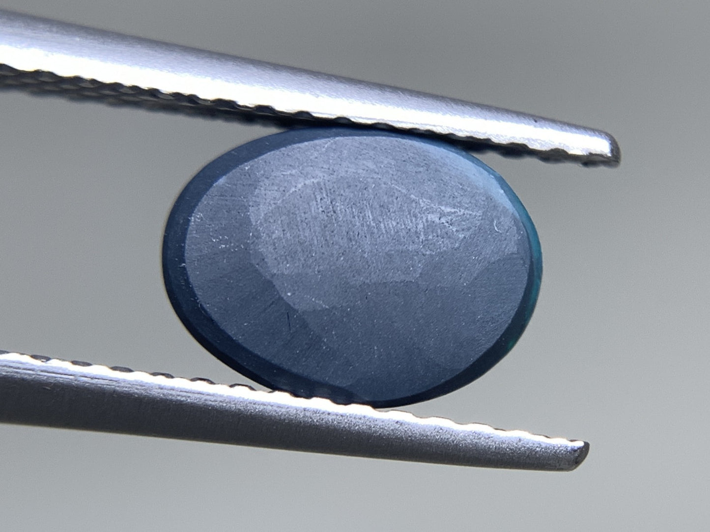 ブラックオパール 1.145ct  中央宝石ソーティング付き  8.3㎜×6.2㎜×3.4㎜  天然 ルース（ 裸石 ） 4772Y
