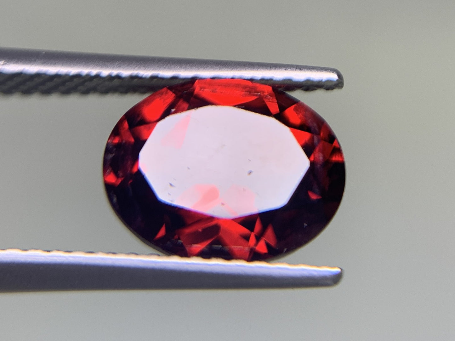 ガーネット 3.063ct  宝石ソーティング付き  10.1㎜×8.2㎜×4.7㎜  ルース（ 裸石 ） 4155Y