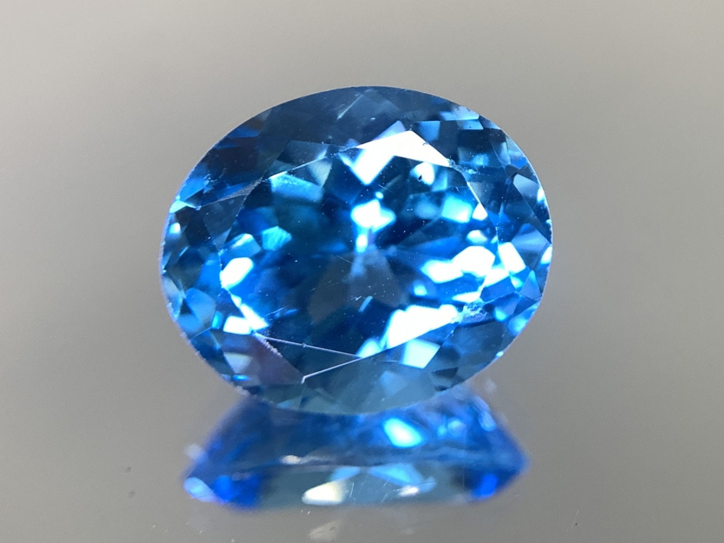 ブルートパーズ 5.737ct 宝石ソーティング付き  12.0㎜×10.1㎜×6.8㎜   ルース（ 裸石 ） 2389Y