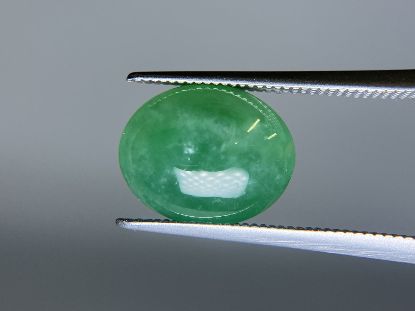 翡翠（ひすい） 6.035ct 宝石ソーティング付き 12.2㎜×9.8㎜×6.0㎜ ルース（ 裸石 ） 4160S