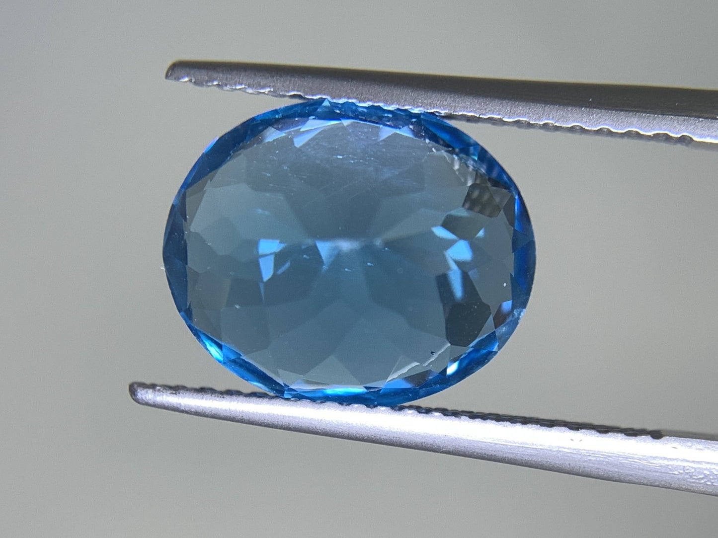 ブルートパーズ 5.737ct 宝石ソーティング付き  12.0㎜×10.1㎜×6.8㎜   ルース（ 裸石 ） 2389Y