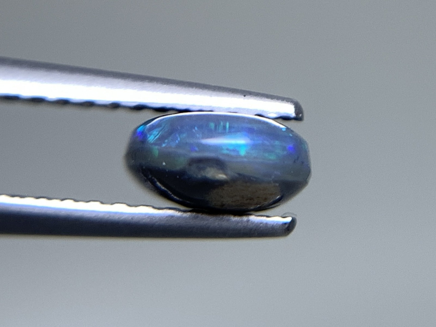 ブラックオパール  天然  1.111ct  中央宝石ソーティング付き  9.0㎜×6.1㎜×3.2㎜  ルース（ 裸石 ） 5721Y