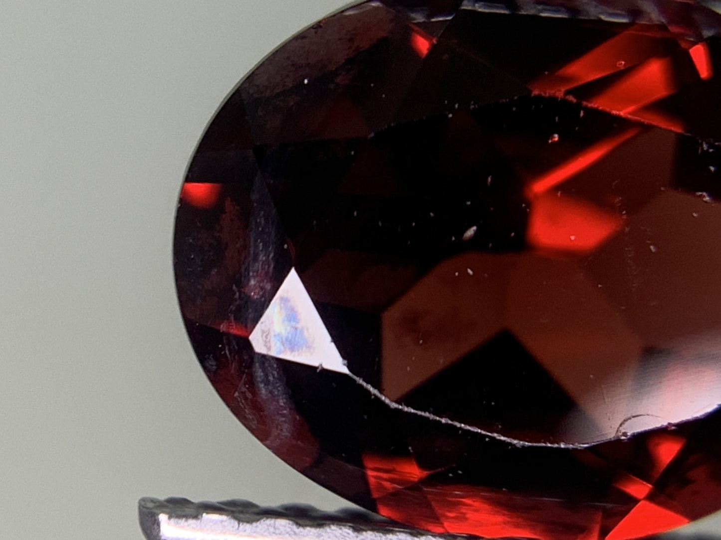 ガーネット 3.063ct  宝石ソーティング付き  10.1㎜×8.2㎜×4.7㎜  ルース（ 裸石 ） 4155Y