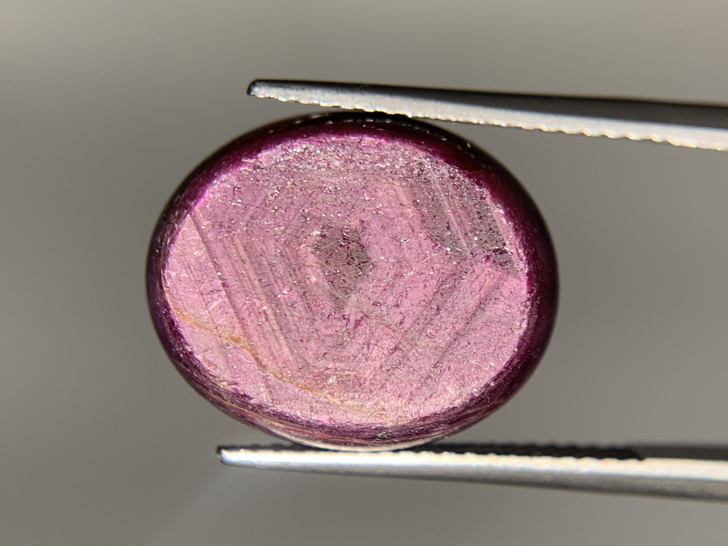 スタールビー 天然 20.292ct 宝石ソーティング付き 16.6㎜×13.7㎜×7.3㎜ ルース（ 裸石 ） 7505Y