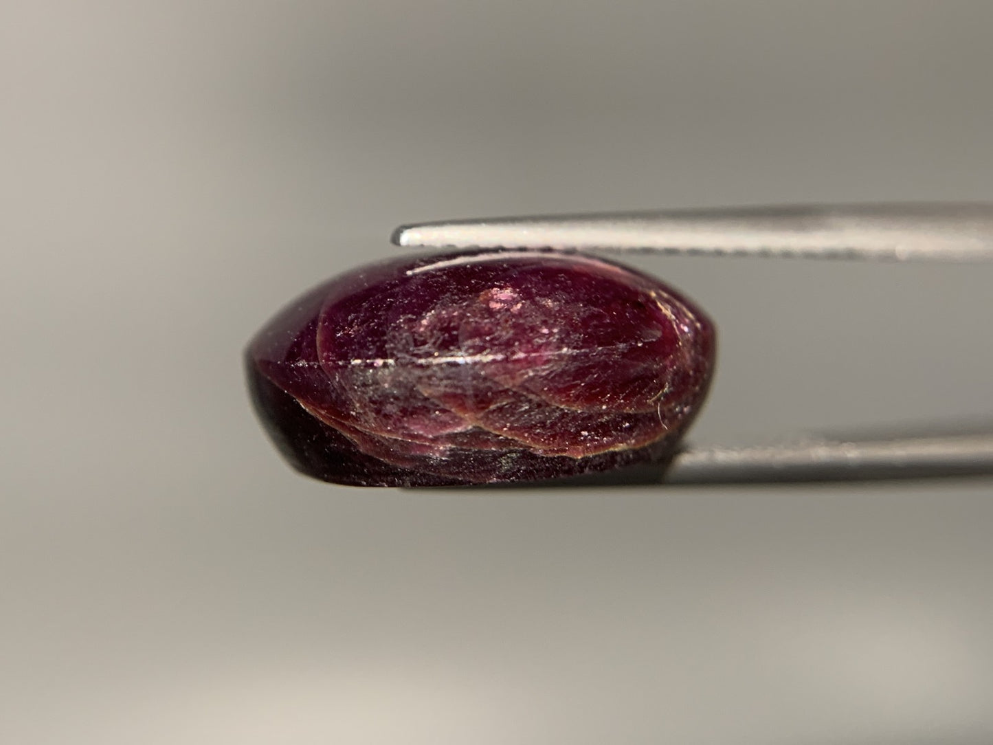 スタールビー 天然 20.292ct 宝石ソーティング付き 16.6㎜×13.7㎜×7.3㎜ ルース（ 裸石 ） 7505Y