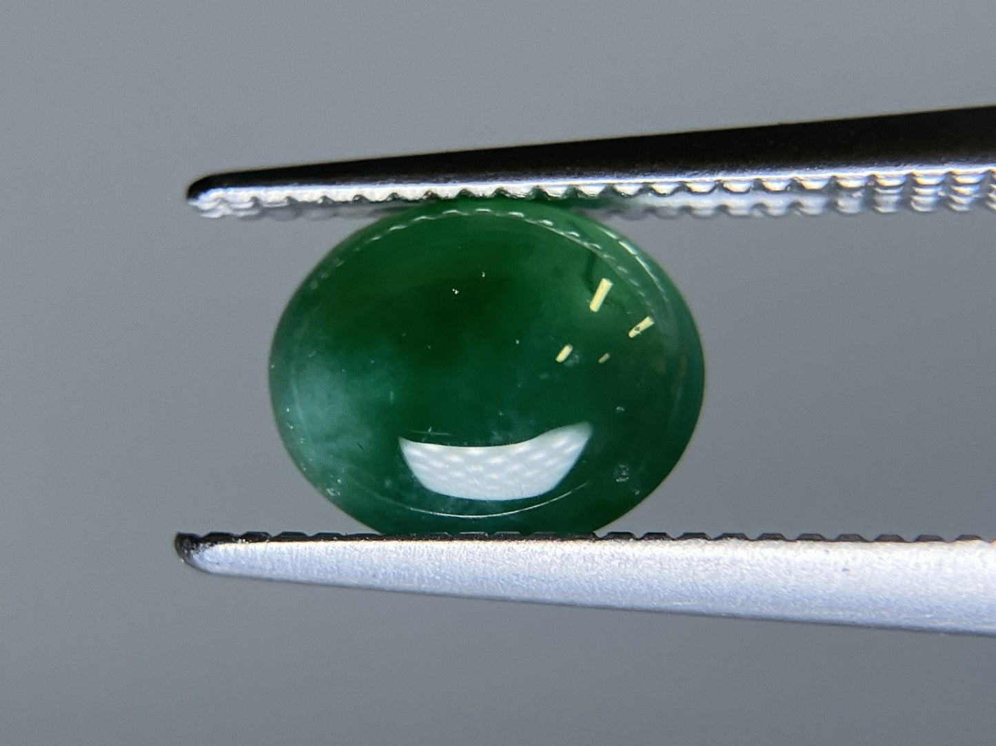 ヒスイ　翡翠　天然　 1.210ct 宝石ソーティング付き 7.4㎜×6.1㎜×2.8㎜ ルース（ 裸石 ） 4004S