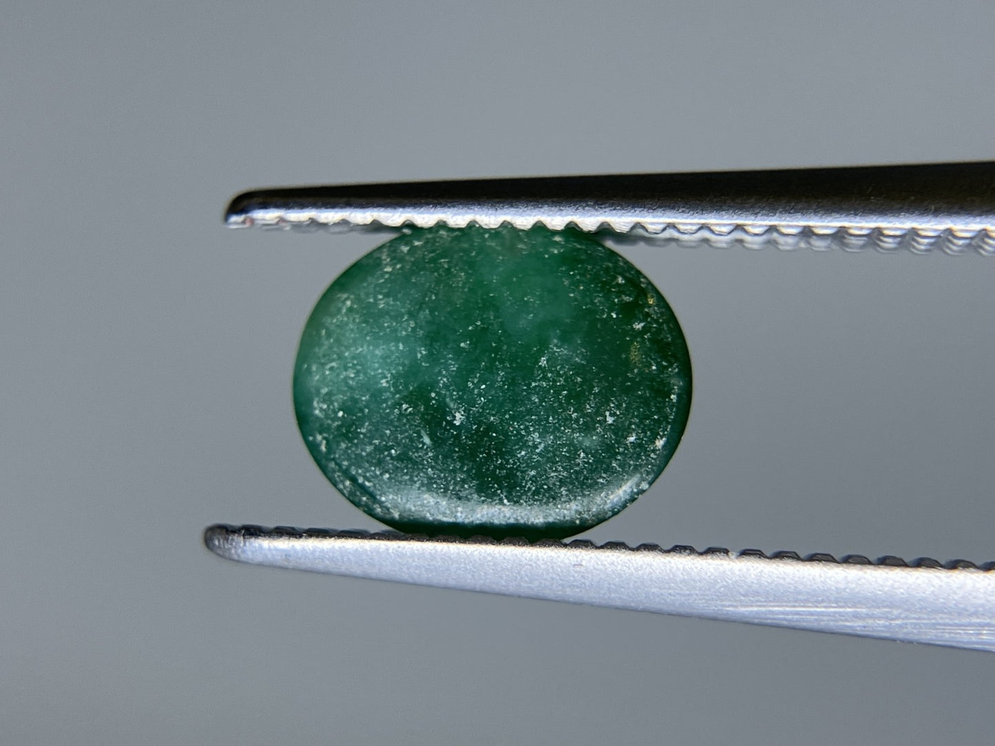 ヒスイ　翡翠　天然　 1.210ct 宝石ソーティング付き 7.4㎜×6.1㎜×2.8㎜ ルース（ 裸石 ） 4004S