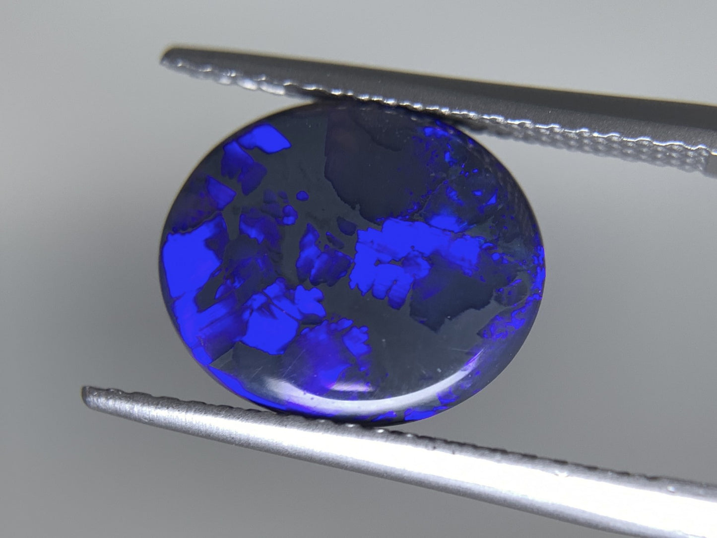 ブラックオパール 2.661ct 中央宝石ソーティング付き 11.8㎜×9.8㎜×3.8㎜ 天然 ルース（ 裸石 ） 4815Y