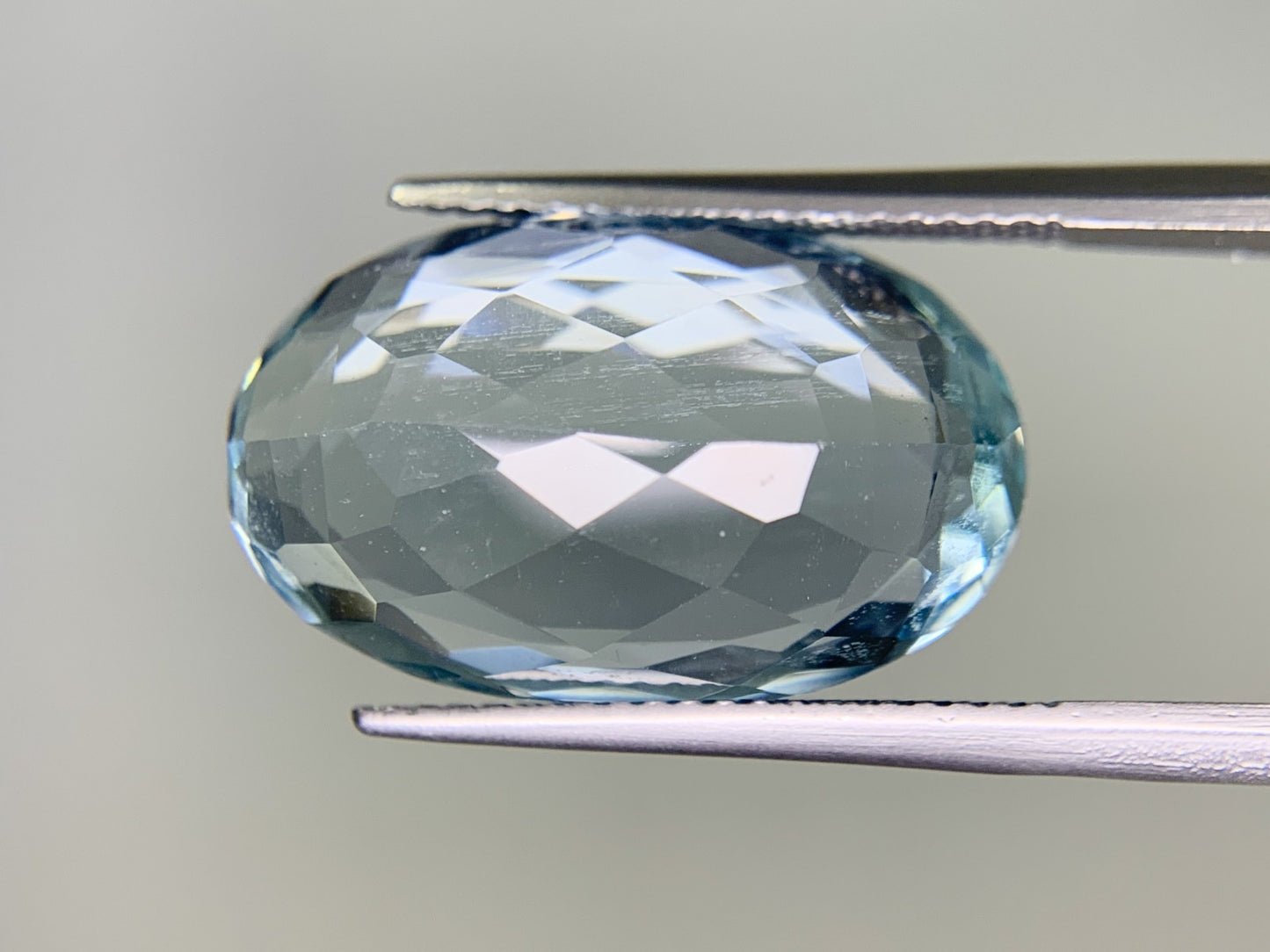 アクアマリン　11.818ct　 宝石ソーティング付き　 19.66㎜×12.29㎜×7.39㎜　 ルース（ 裸石 ）　 1331Y