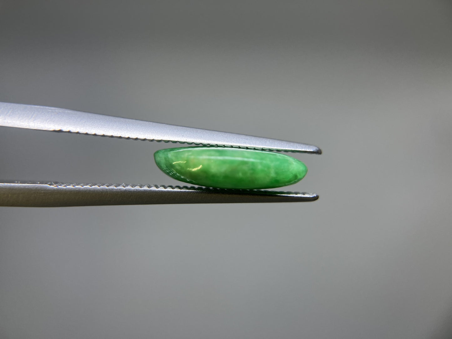 翡翠（ひすい） 3.108ct 宝石ソーティング付き 12.1㎜×8.1㎜×3.2㎜ ルース（ 裸石 ） 4010S