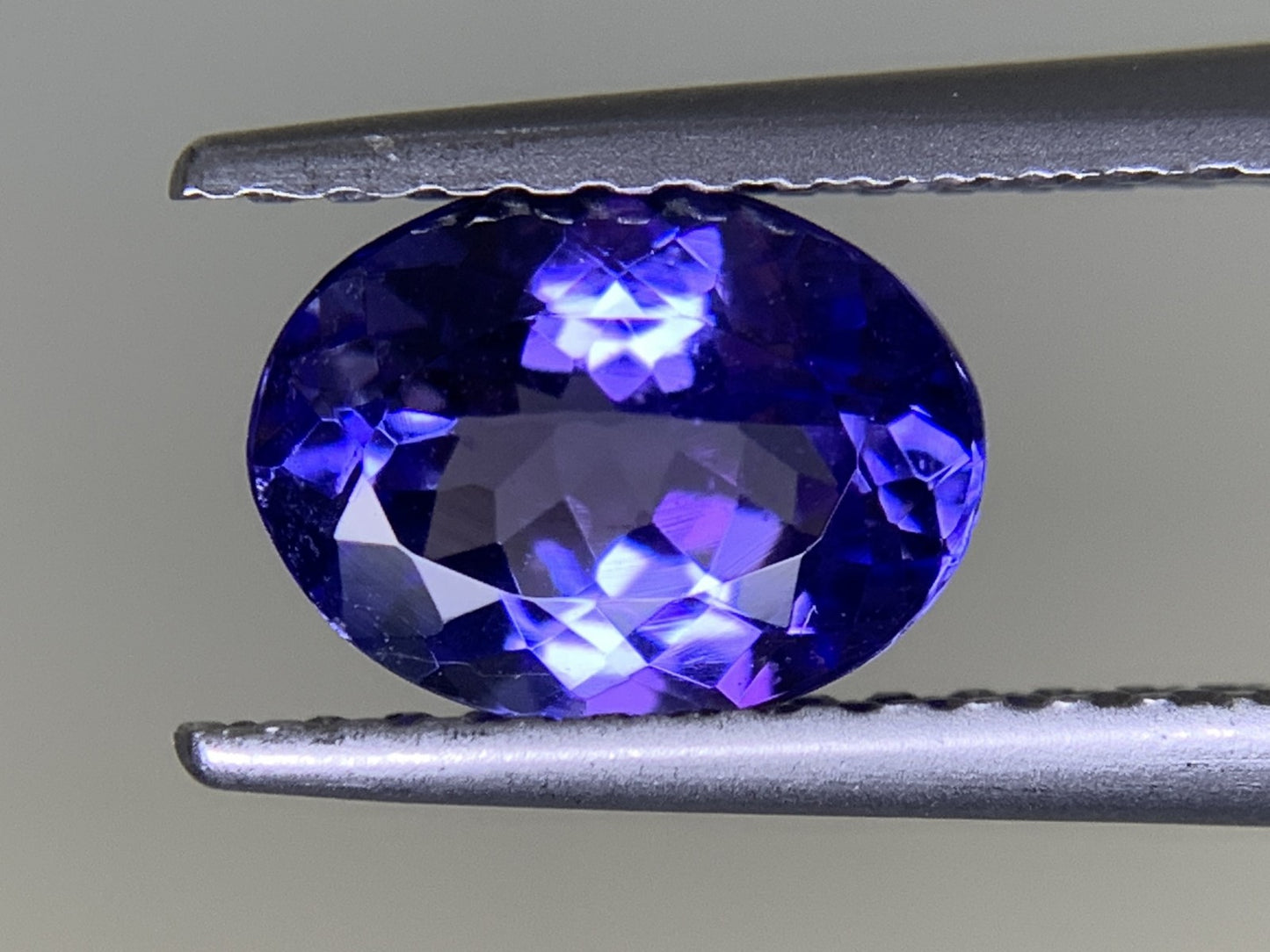 タンザナイト 1.154ct 宝石ソーティング付き  7.6㎜×5.9㎜×3.6㎜  ルース（ 裸石 ） 3100Y