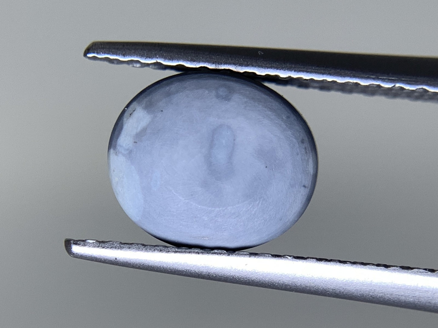 ブラックオパール 1.013ct  中央宝石ソーティング付き  7.8㎜×6.7㎜×2.8㎜  天然 ルース（ 裸石 ） 4816Y