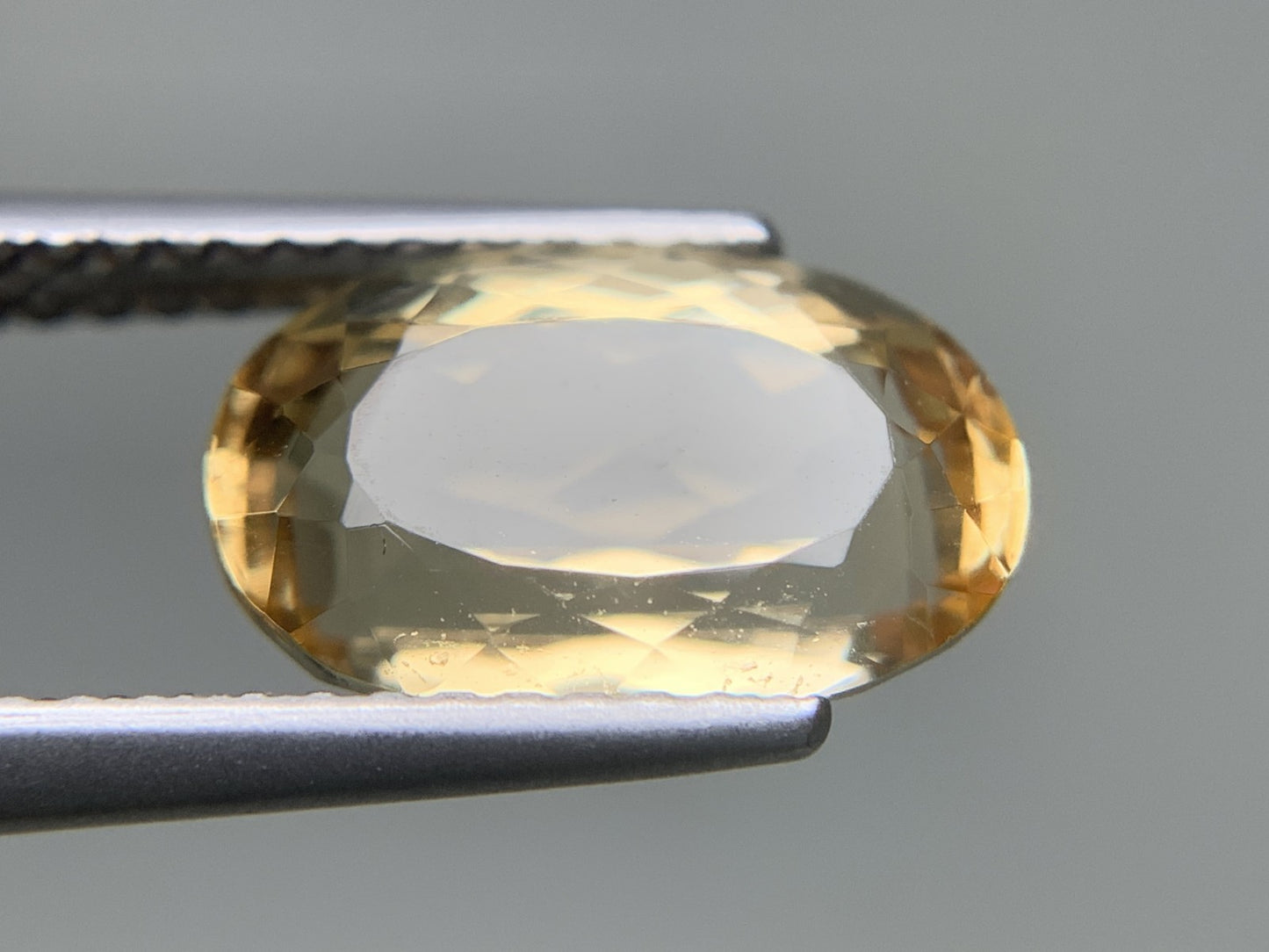 インペリアルトパーズ 天然 3.817ct 中央宝石ソーティング付き 11.13㎜×7.39㎜×5.41㎜ ルース（ 裸石 ） 7488Y