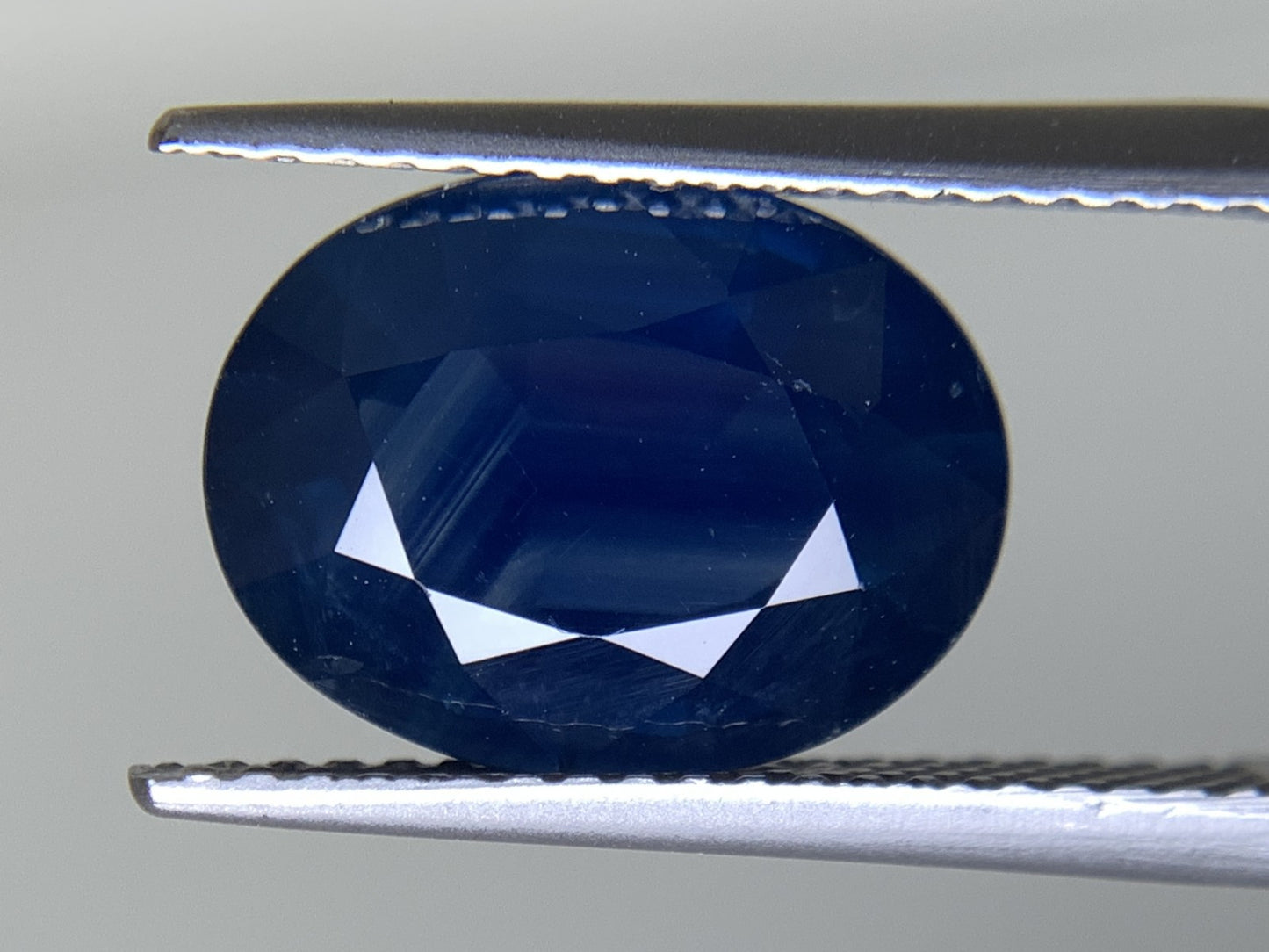 サファイア 天然 4.618ct 中央宝石ソーティング付き 12.12㎜×9.20㎜×4.83㎜ ルース（ 裸石 ） 5583Y