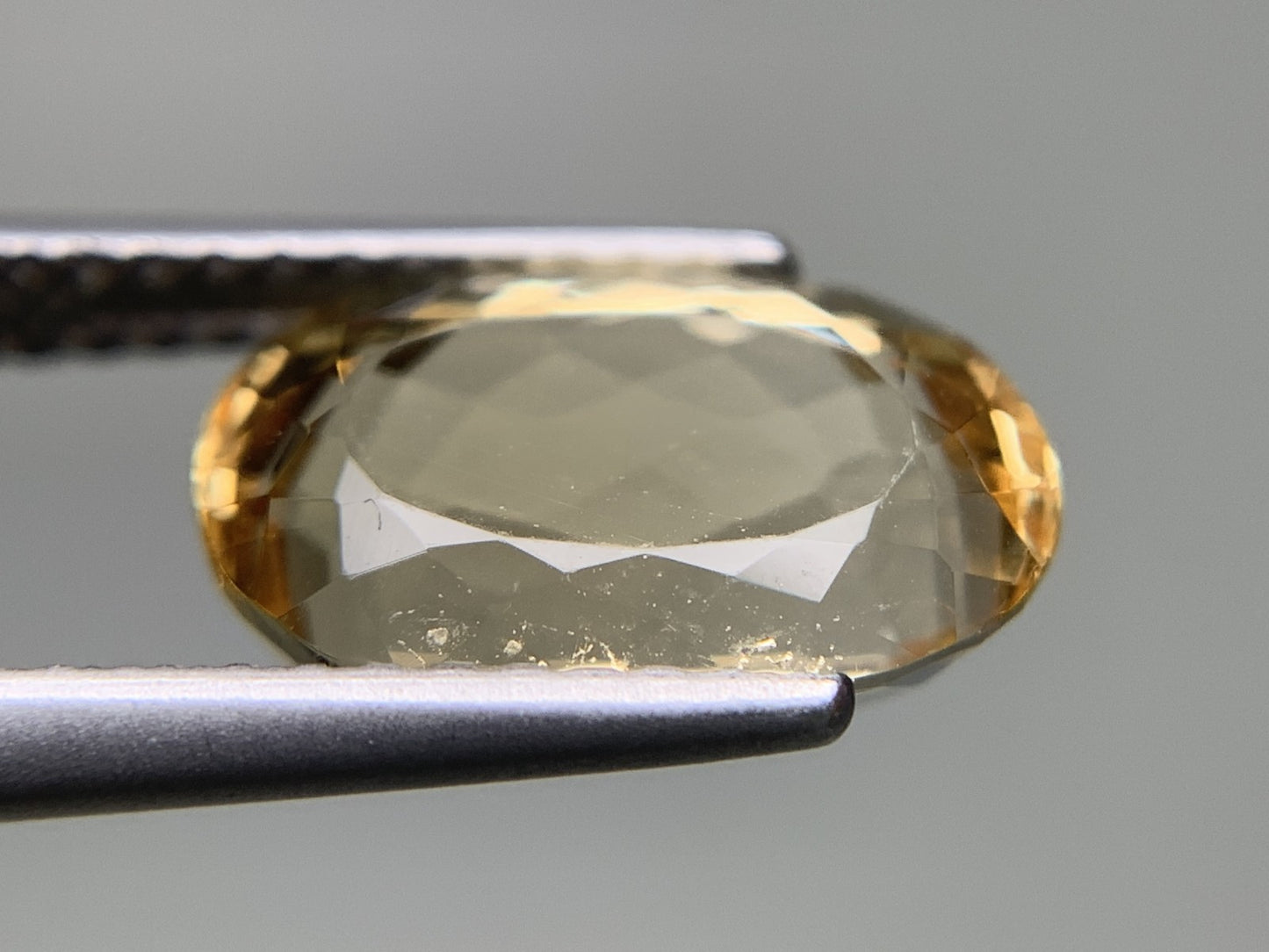 インペリアルトパーズ 天然 3.817ct 中央宝石ソーティング付き 11.13㎜×7.39㎜×5.41㎜ ルース（ 裸石 ） 7488Y