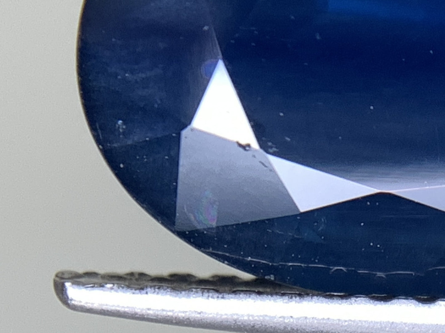 サファイア 天然 4.618ct 中央宝石ソーティング付き 12.12㎜×9.20㎜×4.83㎜ ルース（ 裸石 ） 5583Y