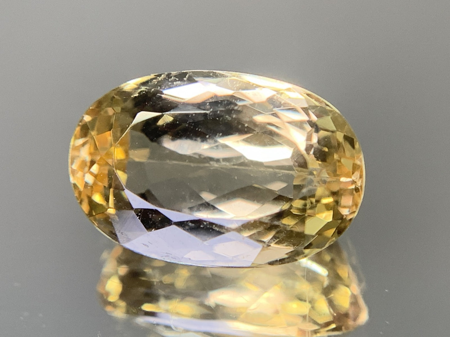 インペリアルトパーズ 天然 3.817ct 中央宝石ソーティング付き 11.13㎜×7.39㎜×5.41㎜ ルース（ 裸石 ） 7488Y