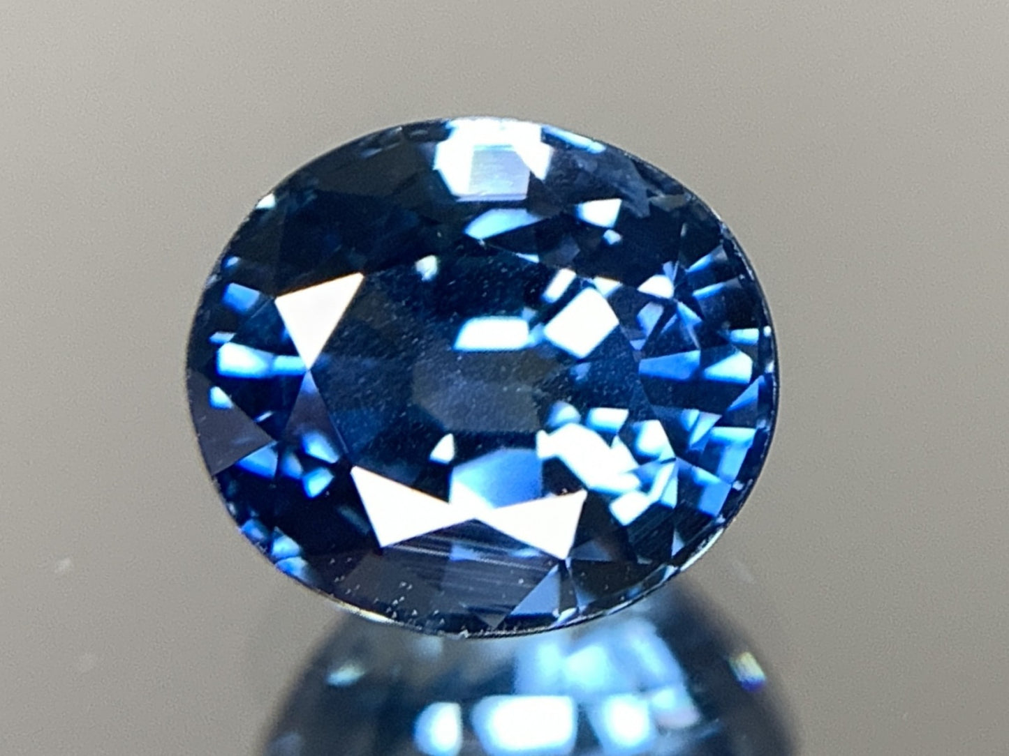 サファイア 天然 1.522ct 中央宝石ソーティング付き 6.92㎜×6.07㎜×4.28㎜ ルース（ 裸石 ） 6664Y