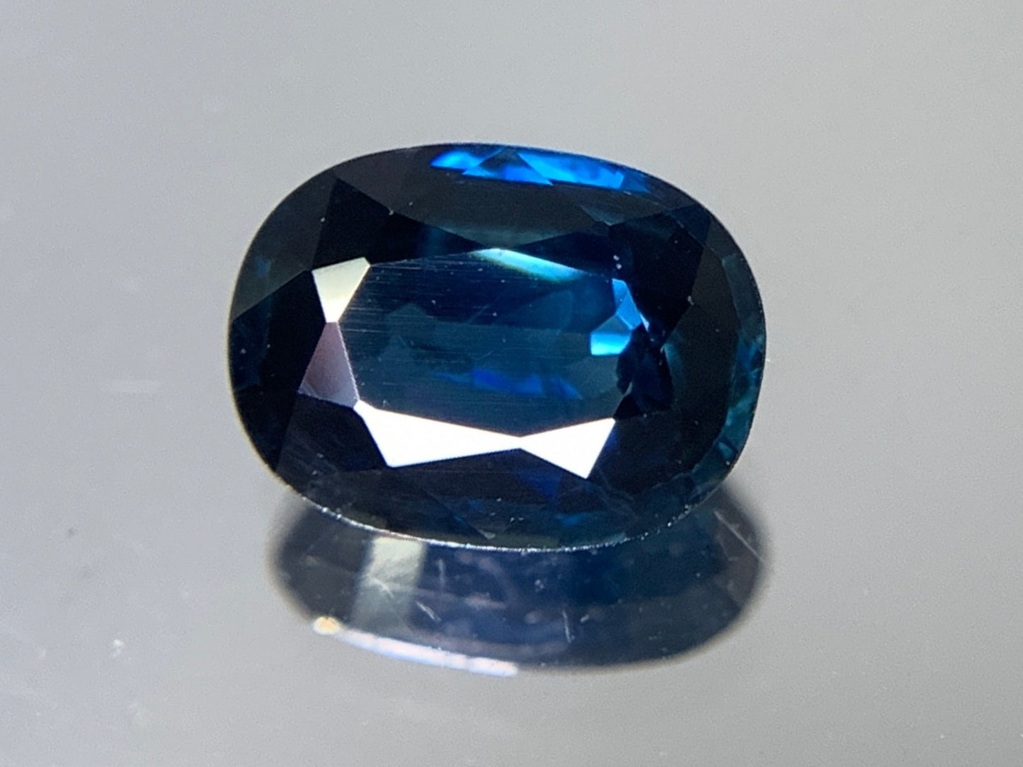 サファイア 1.200ct 宝石ソーティング付き  7.2㎜×5.5㎜×2.9㎜   ルース（ 裸石 ） 2340Y