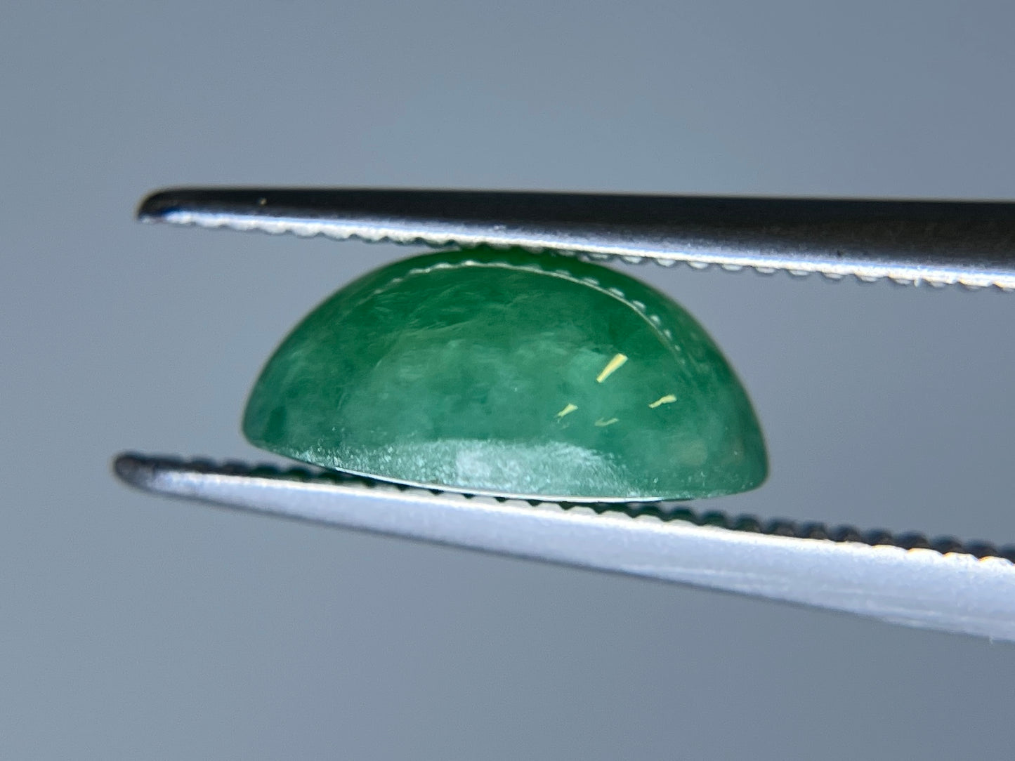 翡翠　 3.051ct 宝石ソーティング付き 9.8㎜×7.8㎜×4.4㎜ ルース（ 裸石 ） 4012S