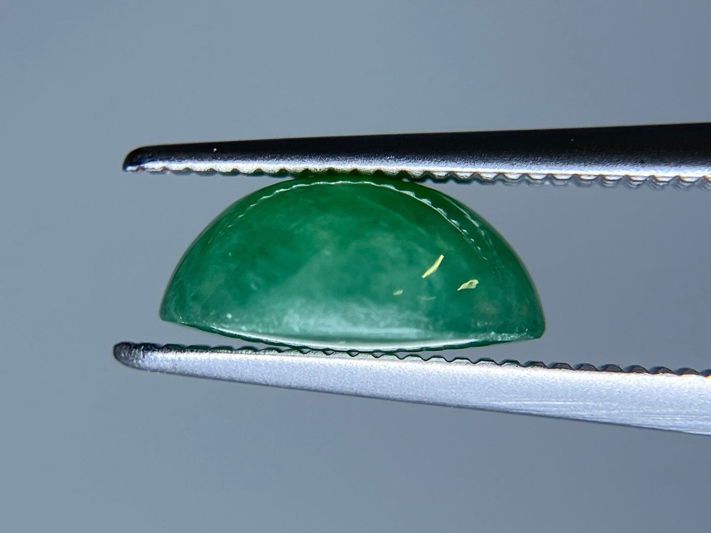 翡翠　 3.051ct 宝石ソーティング付き 9.8㎜×7.8㎜×4.4㎜ ルース（ 裸石 ） 4012S