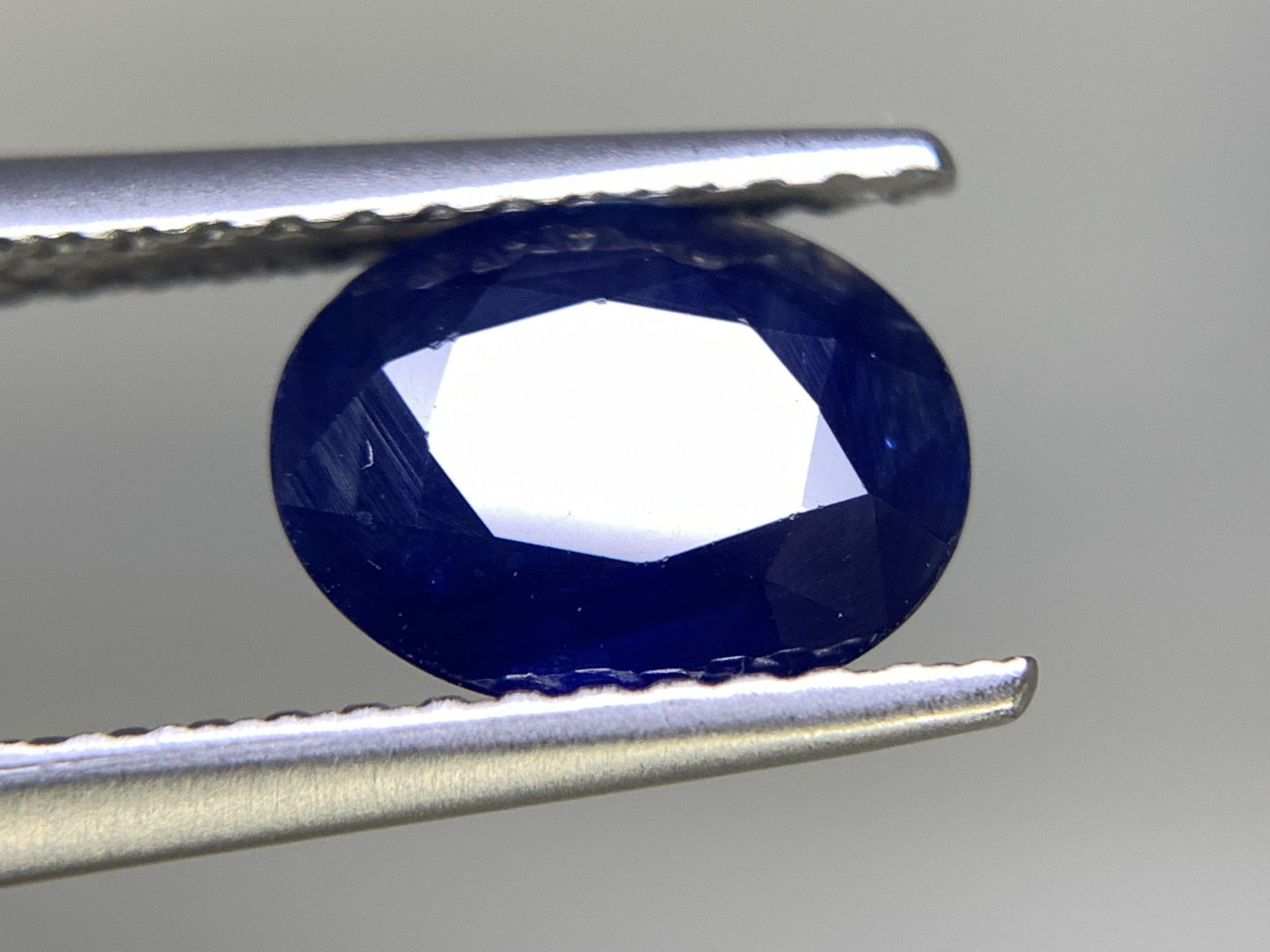 サファイア 1.375ct 宝石ソーティング付き  8.0㎜×6.1㎜×3.1㎜   ルース（ 裸石 ） 2334Y
