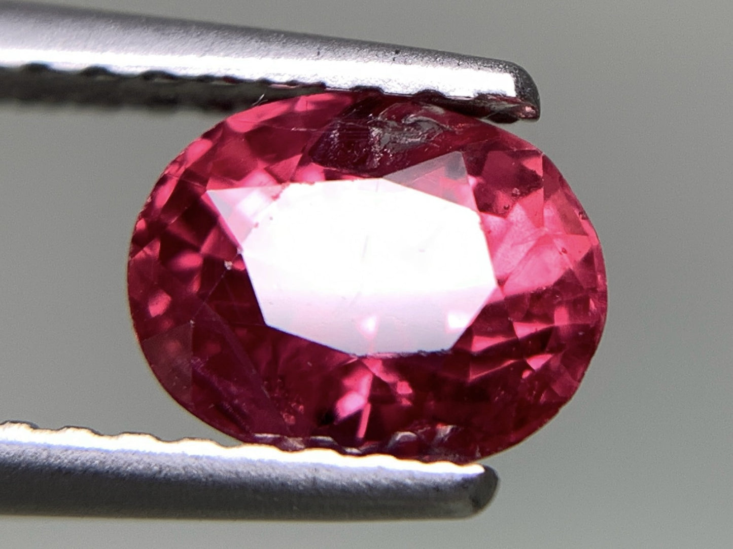 ルビー 天然 1.229ct 中央宝石ソーティング付き 6.71㎜×5.49㎜×4.26㎜ ルース（ 裸石 ） 6625Y