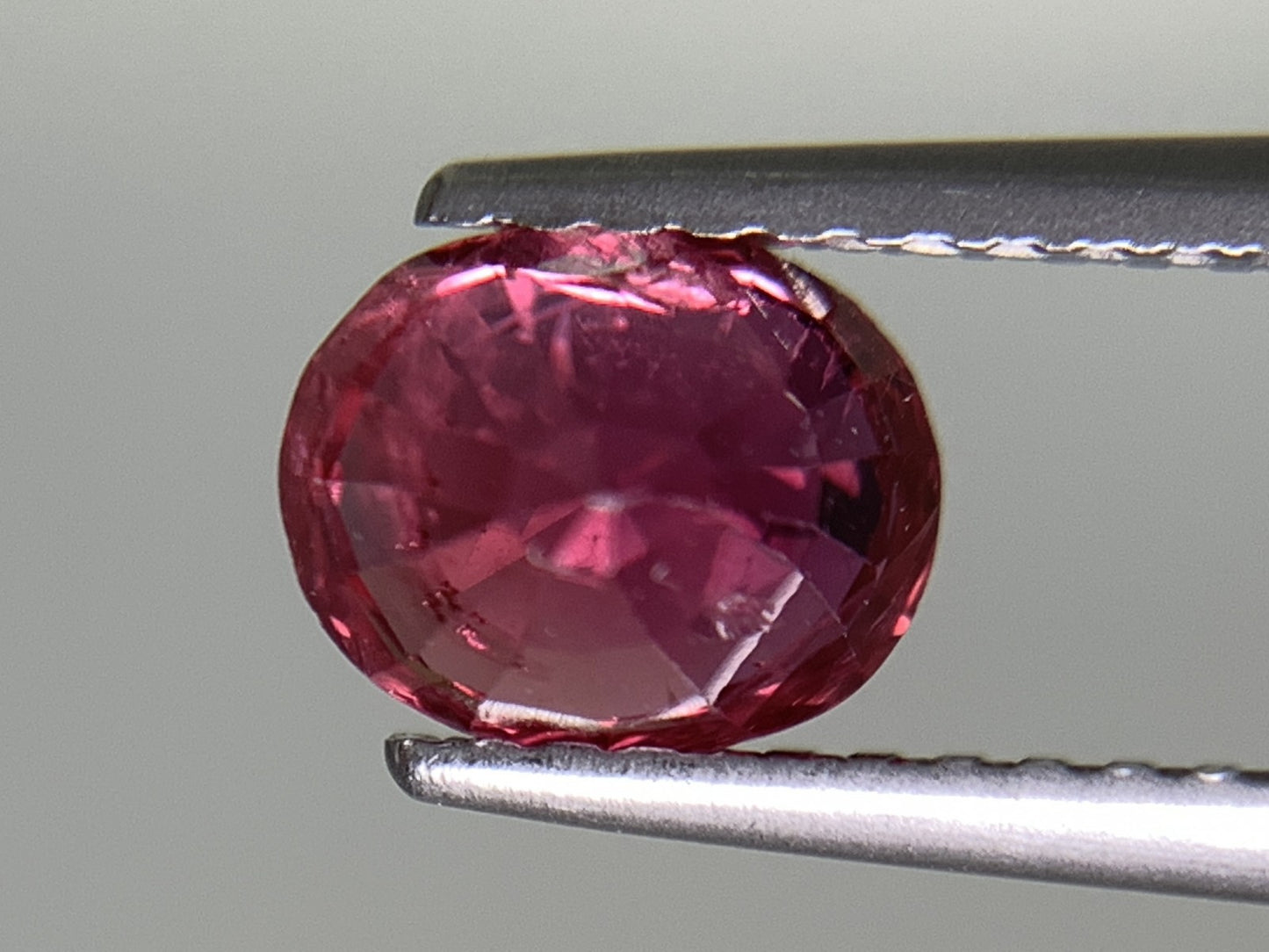 ルビー 天然 1.229ct 中央宝石ソーティング付き 6.71㎜×5.49㎜×4.26㎜ ルース（ 裸石 ） 6625Y