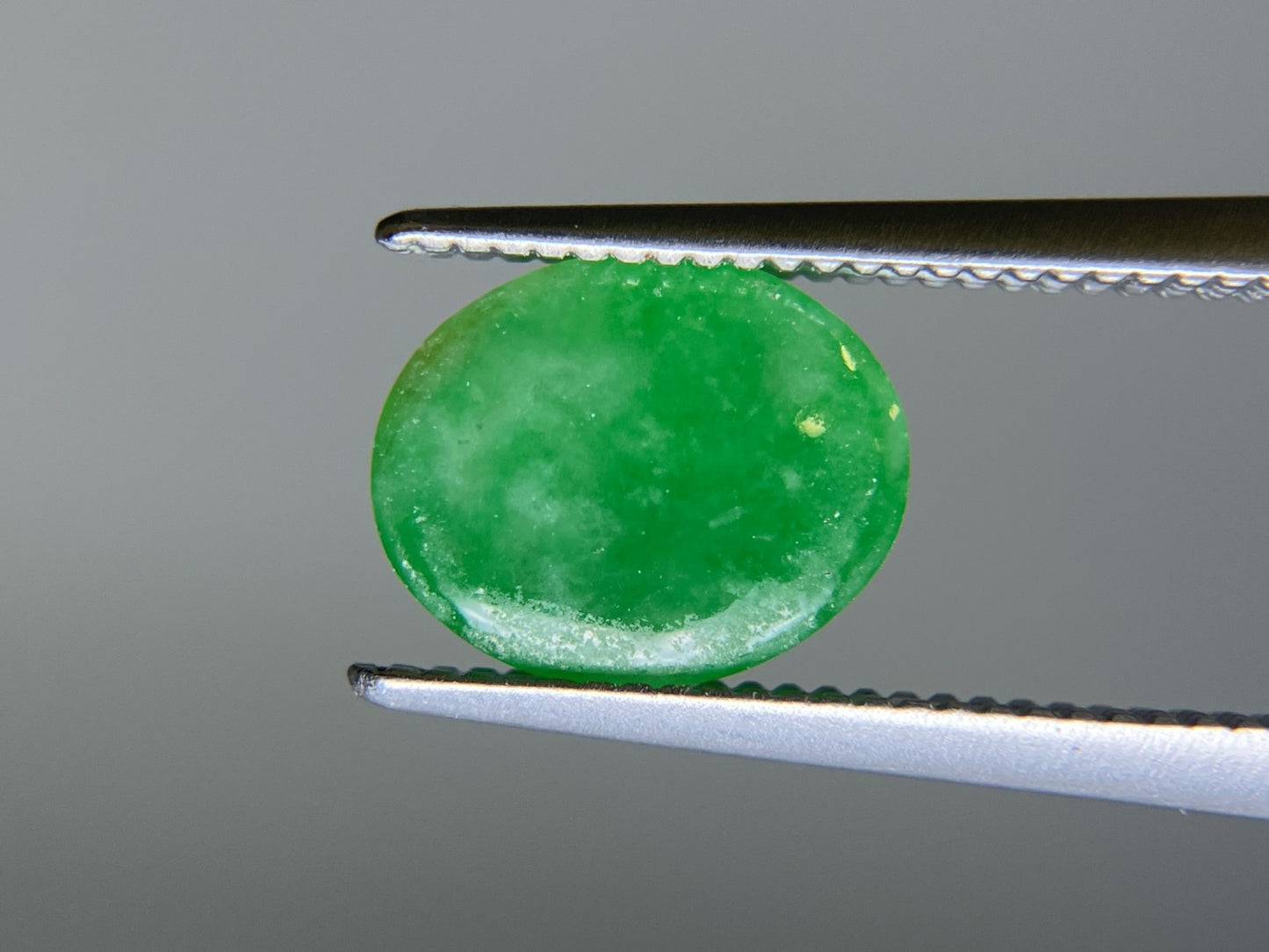 翡翠 1.857ct 宝石ソーティング付き 8.3㎜×6.8㎜×3.7㎜ ルース（ 裸石 ） 4011S
