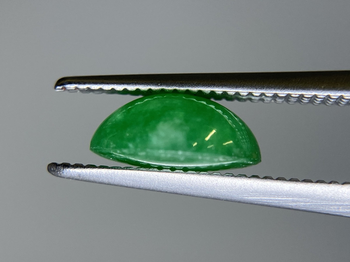 翡翠 1.857ct 宝石ソーティング付き 8.3㎜×6.8㎜×3.7㎜ ルース（ 裸石 ） 4011S