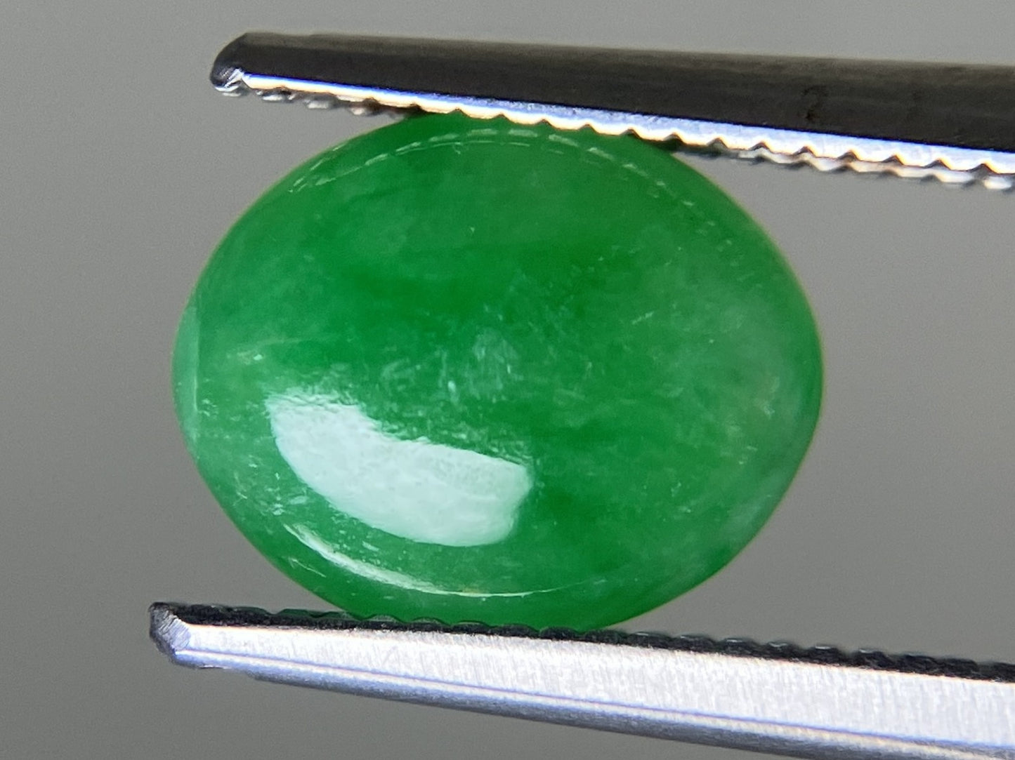 ひすい（ヒスイ 翡翠） 天然 1.977ct 宝石ソーティング付き 8.8㎜×7.3㎜×3.3㎜ ルース（ 裸石 ） 6477YY