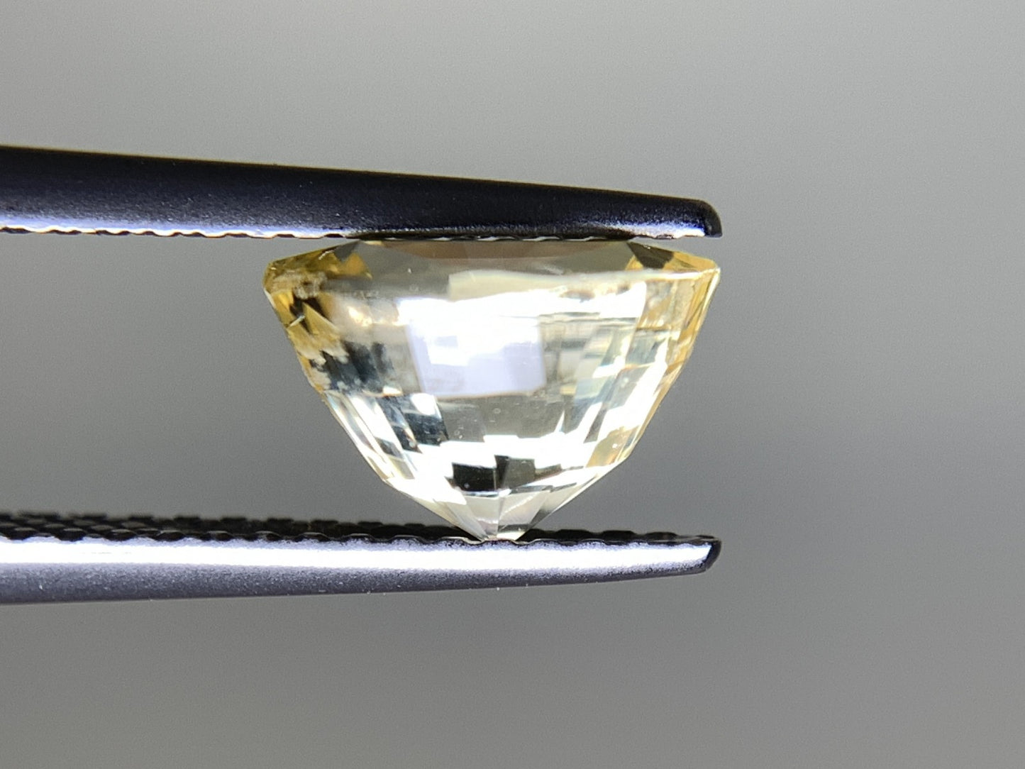 サファイア 2.75ct  GIA宝石鑑別書付き  No Heat Sri Lanka 8.38㎜×6.81㎜×5.69㎜   天然 ルース（ 裸石 ）   4882Y