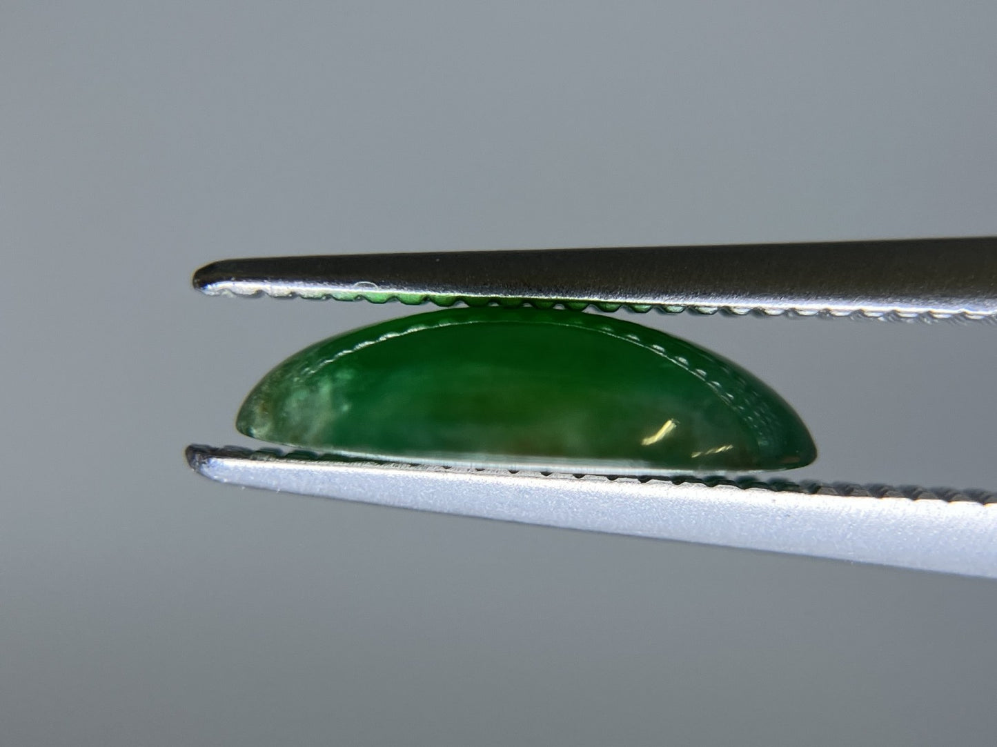 翡翠 2.211ct 宝石ソーティング付き 10.8㎜×8.2㎜×2.9㎜ ルース（ 裸石 ） 4033S