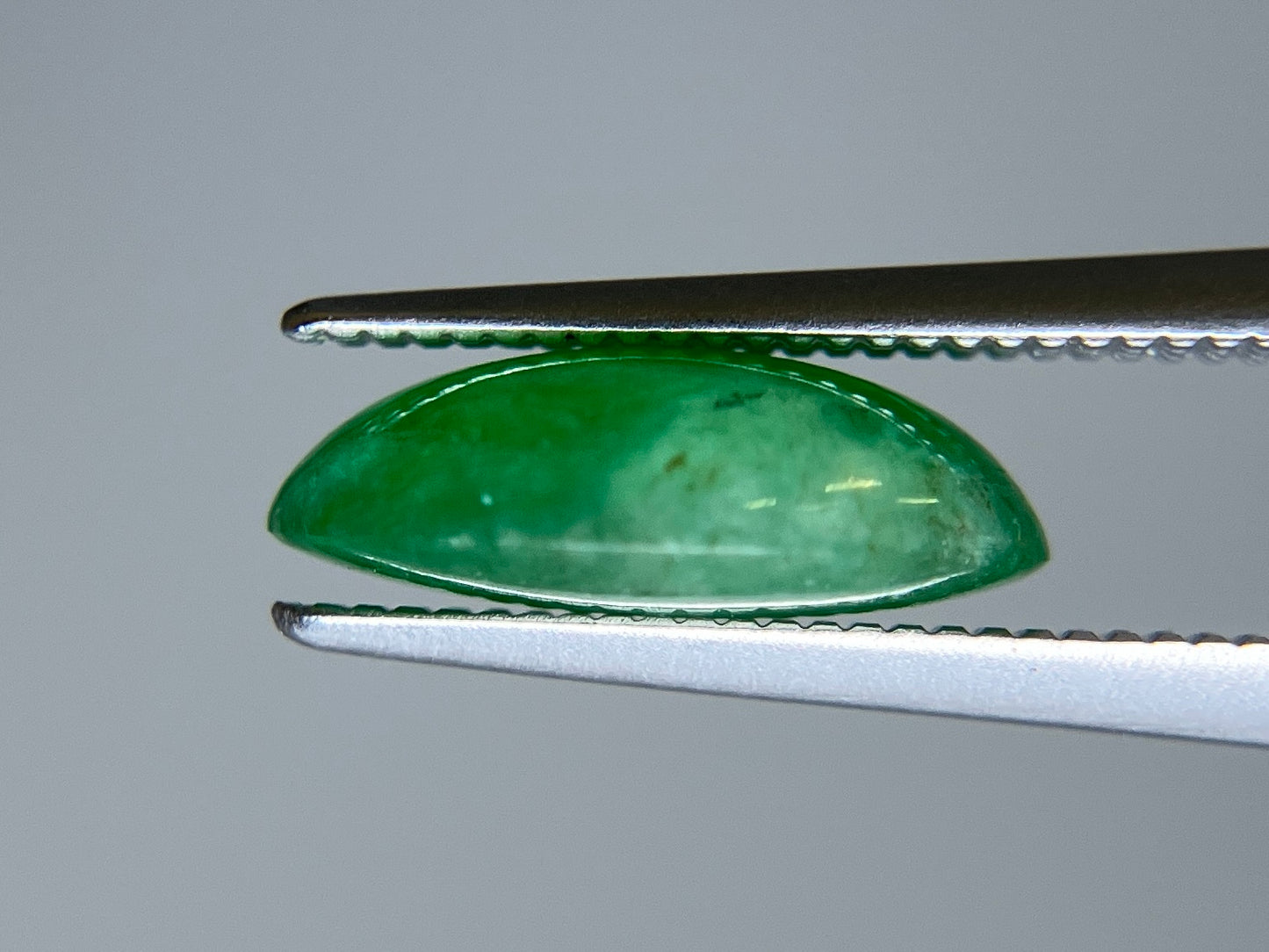 翡翠 3.385ct 宝石ソーティング付き 11.5㎜×8.7㎜×3.9㎜ ルース（ 裸石 ） 4045S