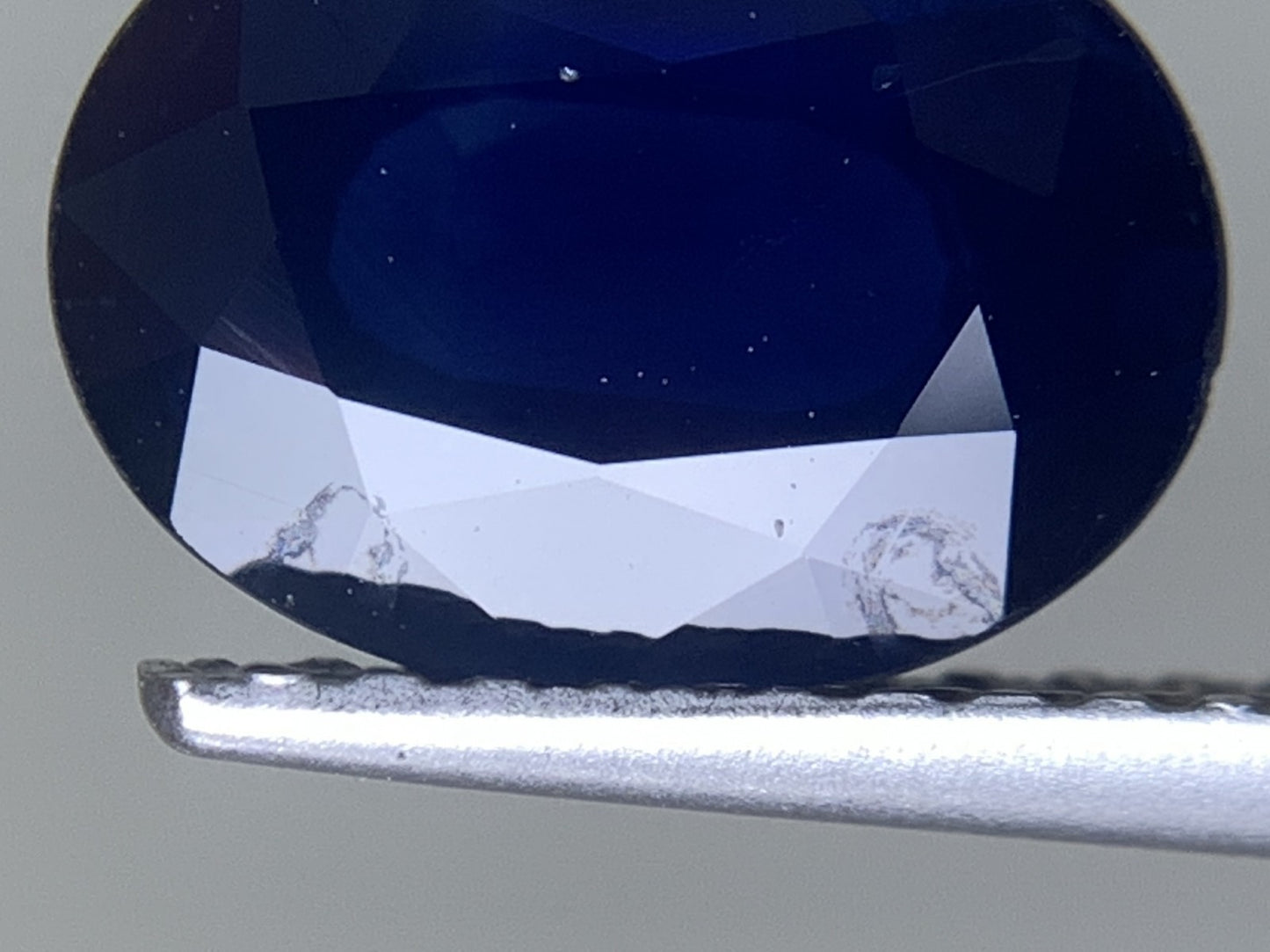 サファイア 天然  1.957ct  中央宝石ソーティング付き  9.10㎜×6.83㎜×3.49㎜  ルース（ 裸石 ） 5456Y