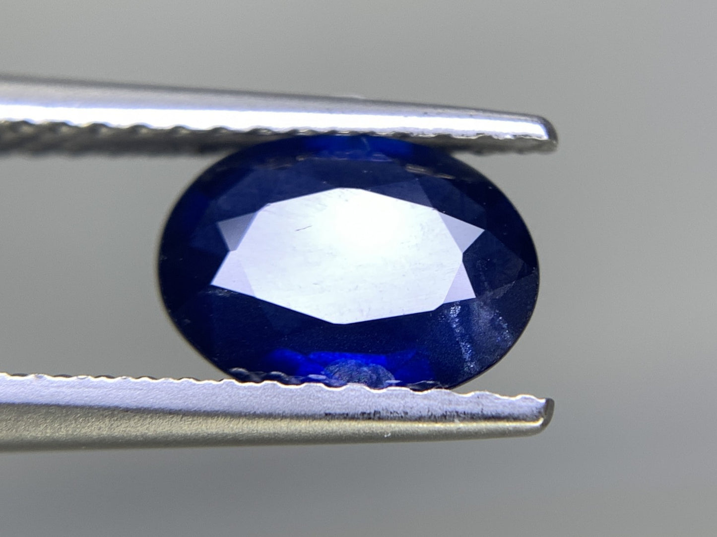 サファイア 1.228ct 宝石ソーティング付き  7.9㎜×5.9㎜×2.5㎜   ルース（ 裸石 ） 2298Y