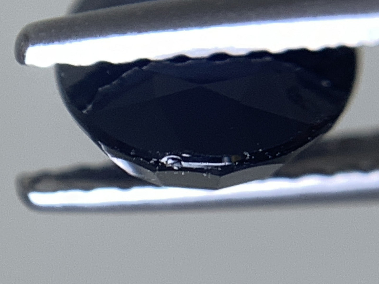 サファイア 天然  1.957ct  中央宝石ソーティング付き  9.10㎜×6.83㎜×3.49㎜  ルース（ 裸石 ） 5456Y