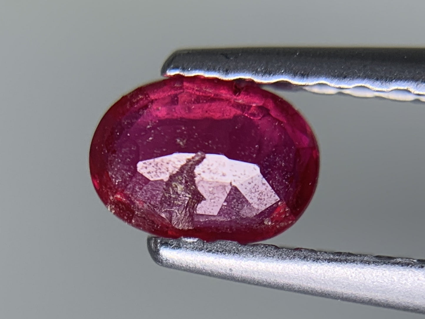 ルビー 天然 0.391ct 宝石ソーティング付き 5.1㎜×3.6㎜×2.0㎜ ルース（ 裸石 ） 7613Y