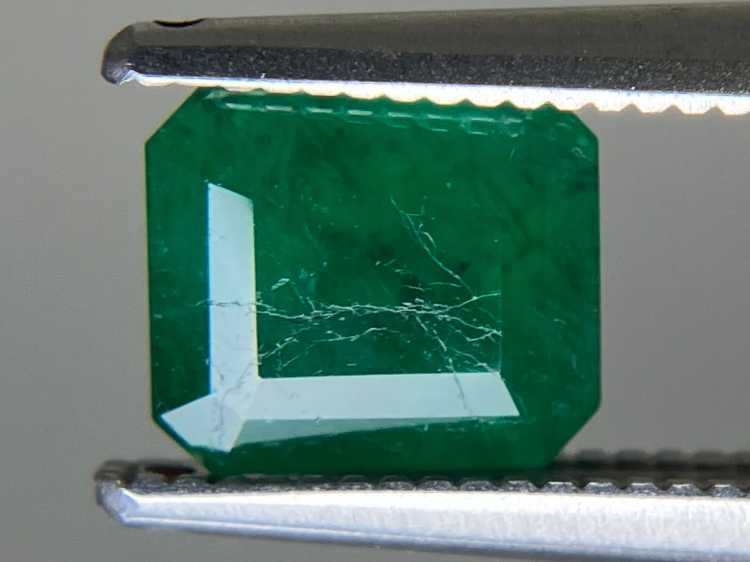 エメラルド 天然 1.039ct 中央宝石ソーティング付き 6.74㎜×5.90㎜×4.01㎜ ルース（ 裸石 ） 6534YY