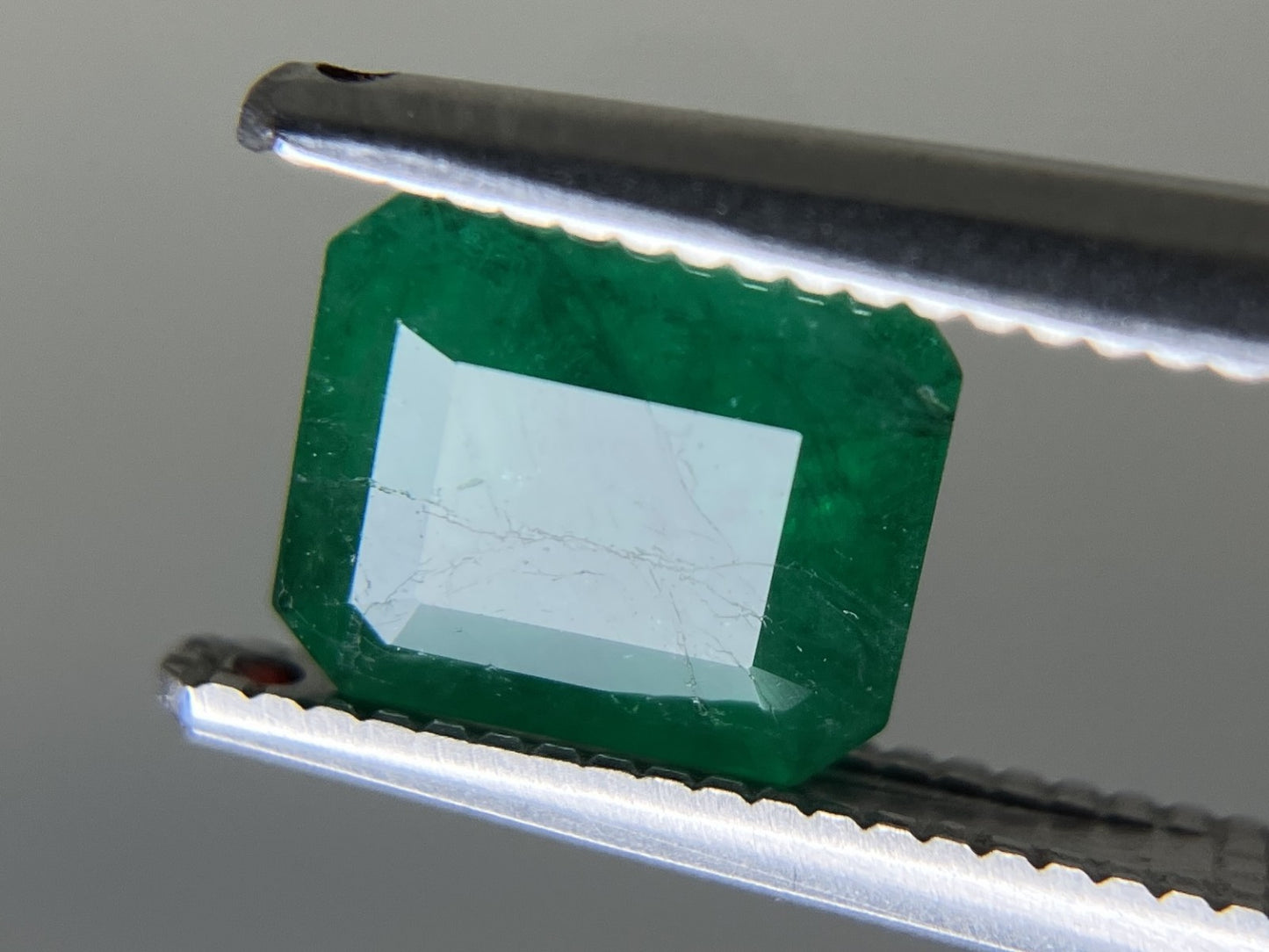 エメラルド 天然 1.039ct 中央宝石ソーティング付き 6.74㎜×5.90㎜×4.01㎜ ルース（ 裸石 ） 6534YY
