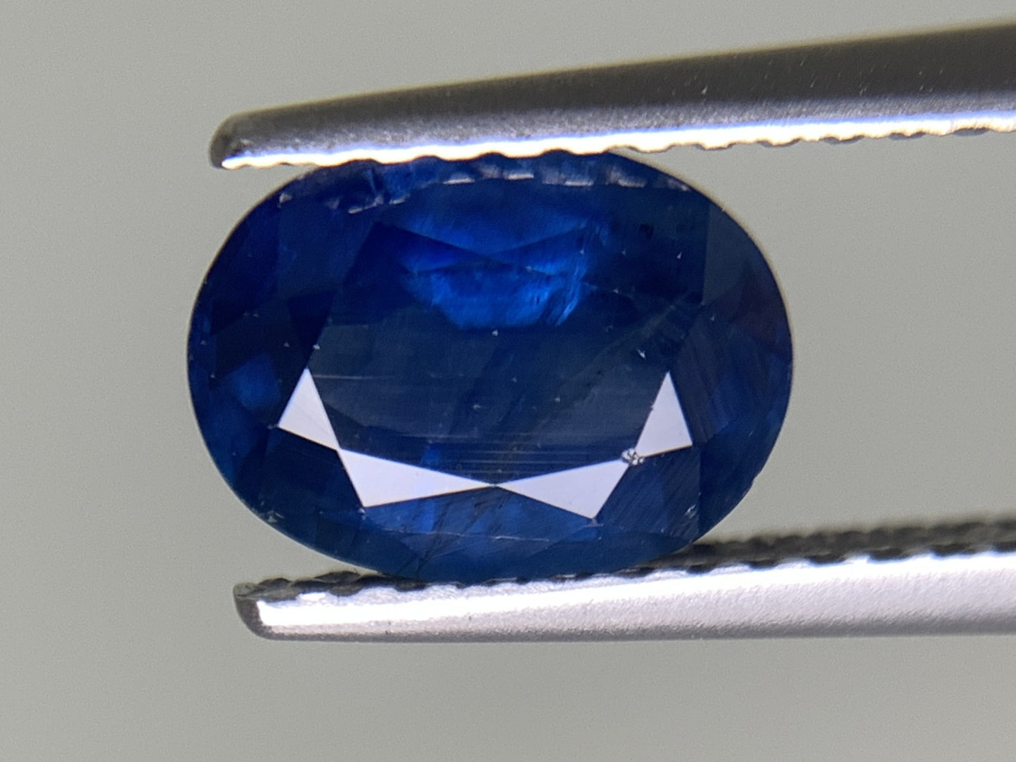 サファイア 天然 1.628ct 中央宝石ソーティング付き 8.12㎜×6.06㎜×3.79㎜ ルース（ 裸石 ） 5324Y