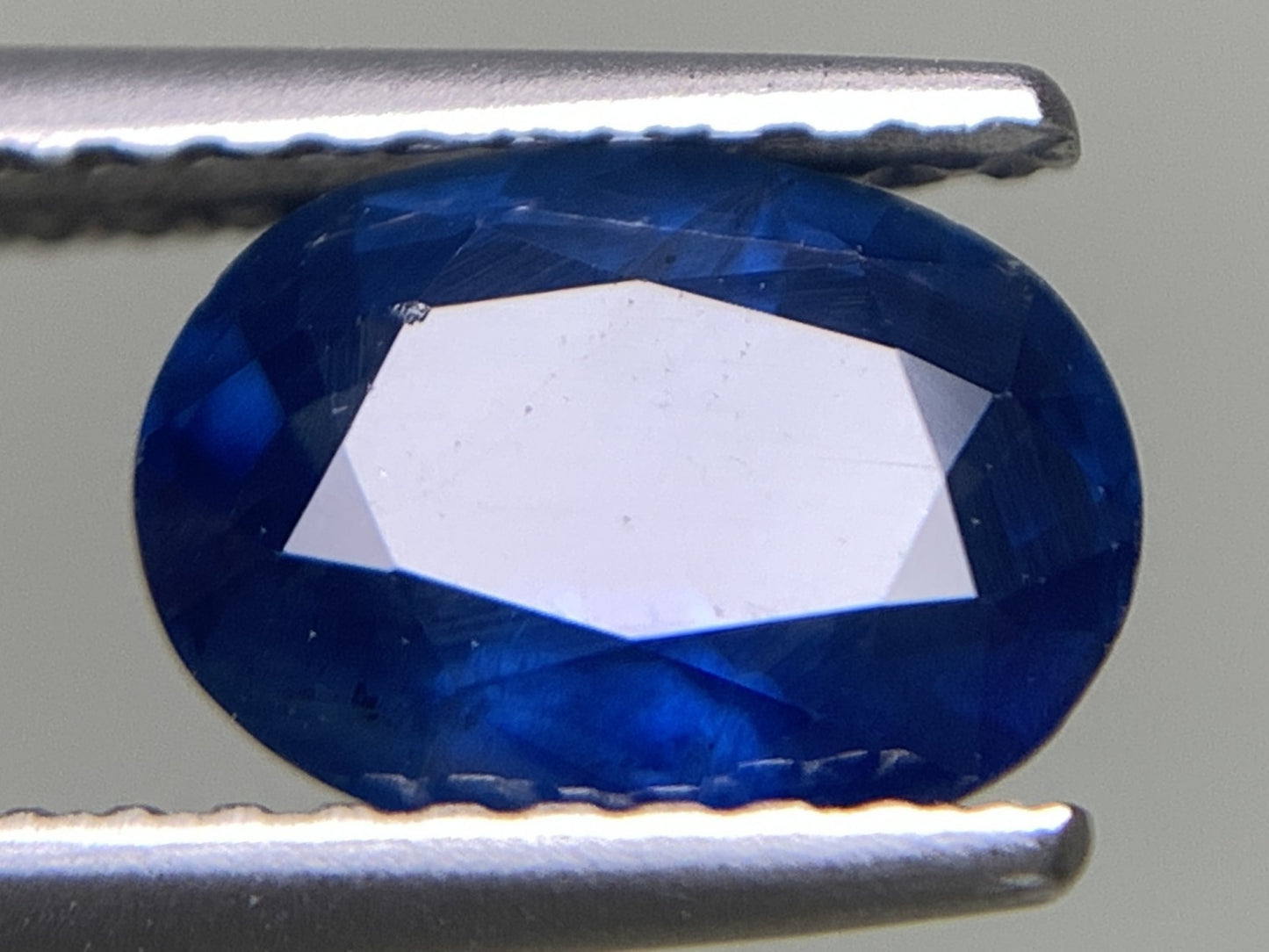 サファイア 天然 1.628ct 中央宝石ソーティング付き 8.12㎜×6.06㎜×3.79㎜ ルース（ 裸石 ） 5324Y