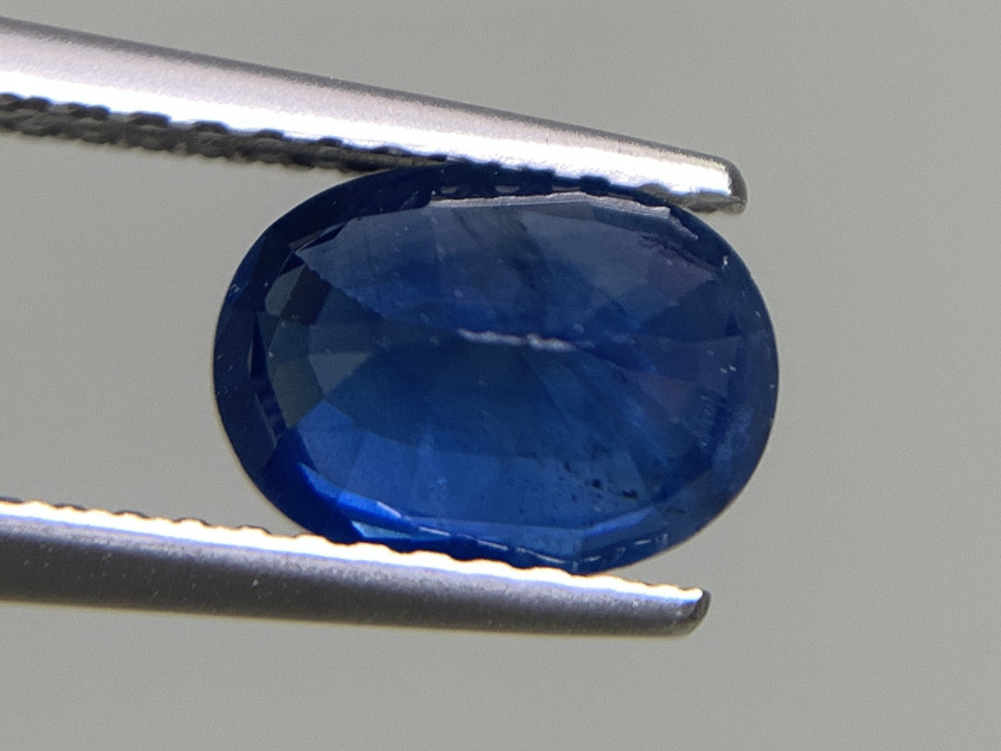 サファイア 天然 1.628ct 中央宝石ソーティング付き 8.12㎜×6.06㎜×3.79㎜ ルース（ 裸石 ） 5324Y