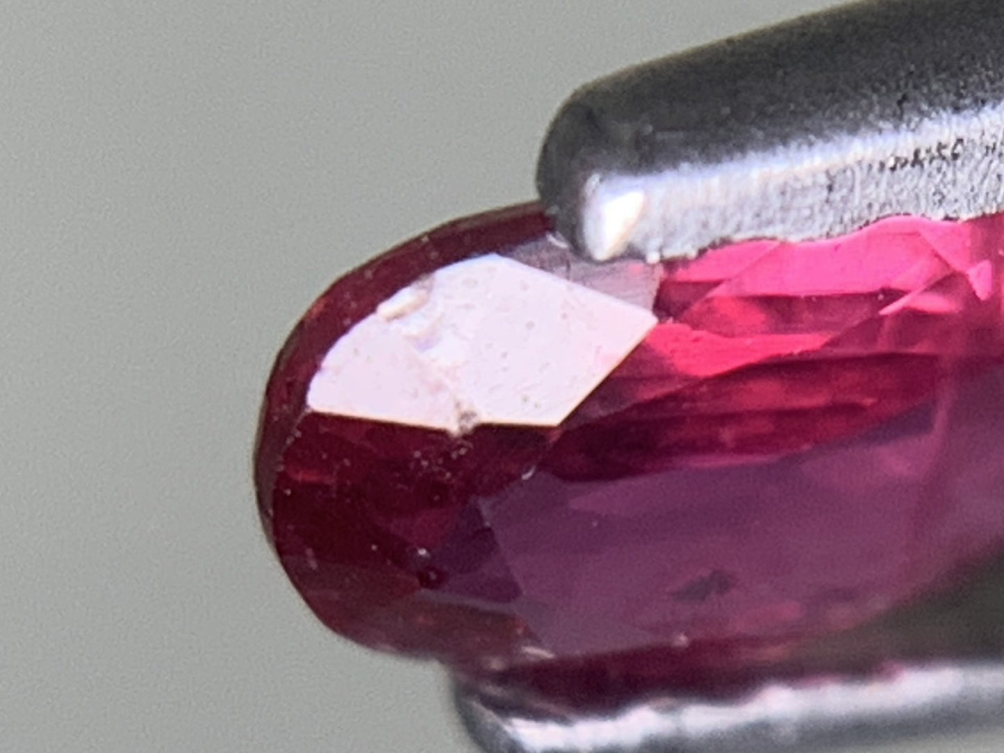 ルビー 天然 0.362ct 宝石ソーティング付き 5.3㎜×3.7㎜×1.7㎜ ルース（ 裸石 ） 7612Y