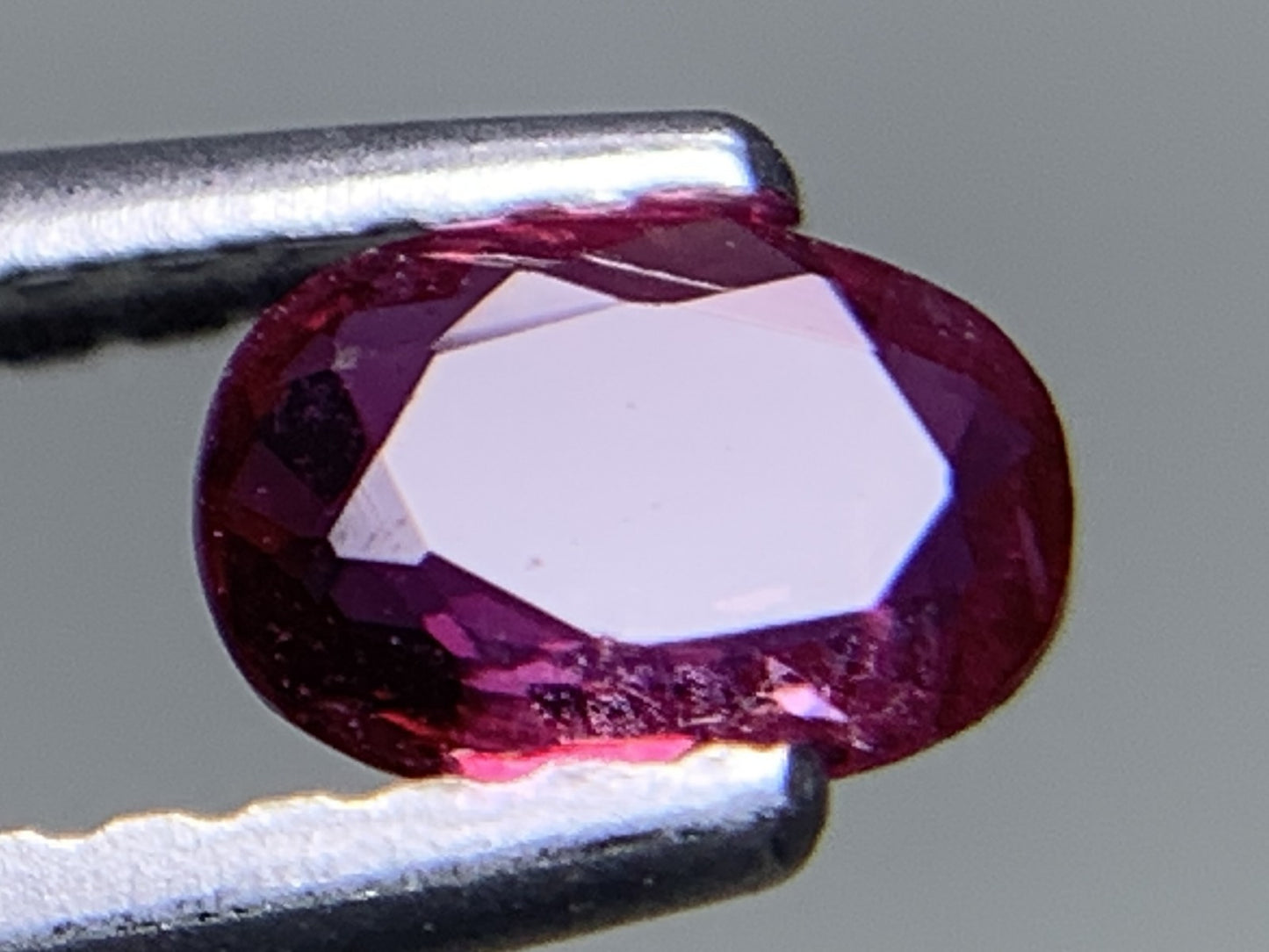 ルビー 天然 0.362ct 宝石ソーティング付き 5.3㎜×3.7㎜×1.7㎜ ルース（ 裸石 ） 7612Y