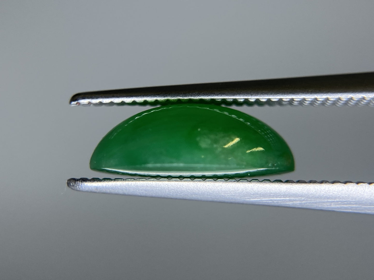 翡翠 3.295ct 宝石ソーティング付き 11.0㎜×8.0㎜×4.0㎜ ルース（ 裸石 ） 4040S
