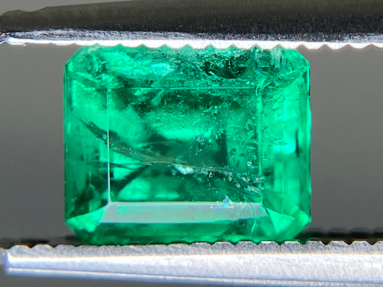 エメラルド 天然 1.014ct 中央宝石ソーティング付き 6.60㎜×5.58㎜×4.00㎜ ルース（ 裸石 ） 6558YY