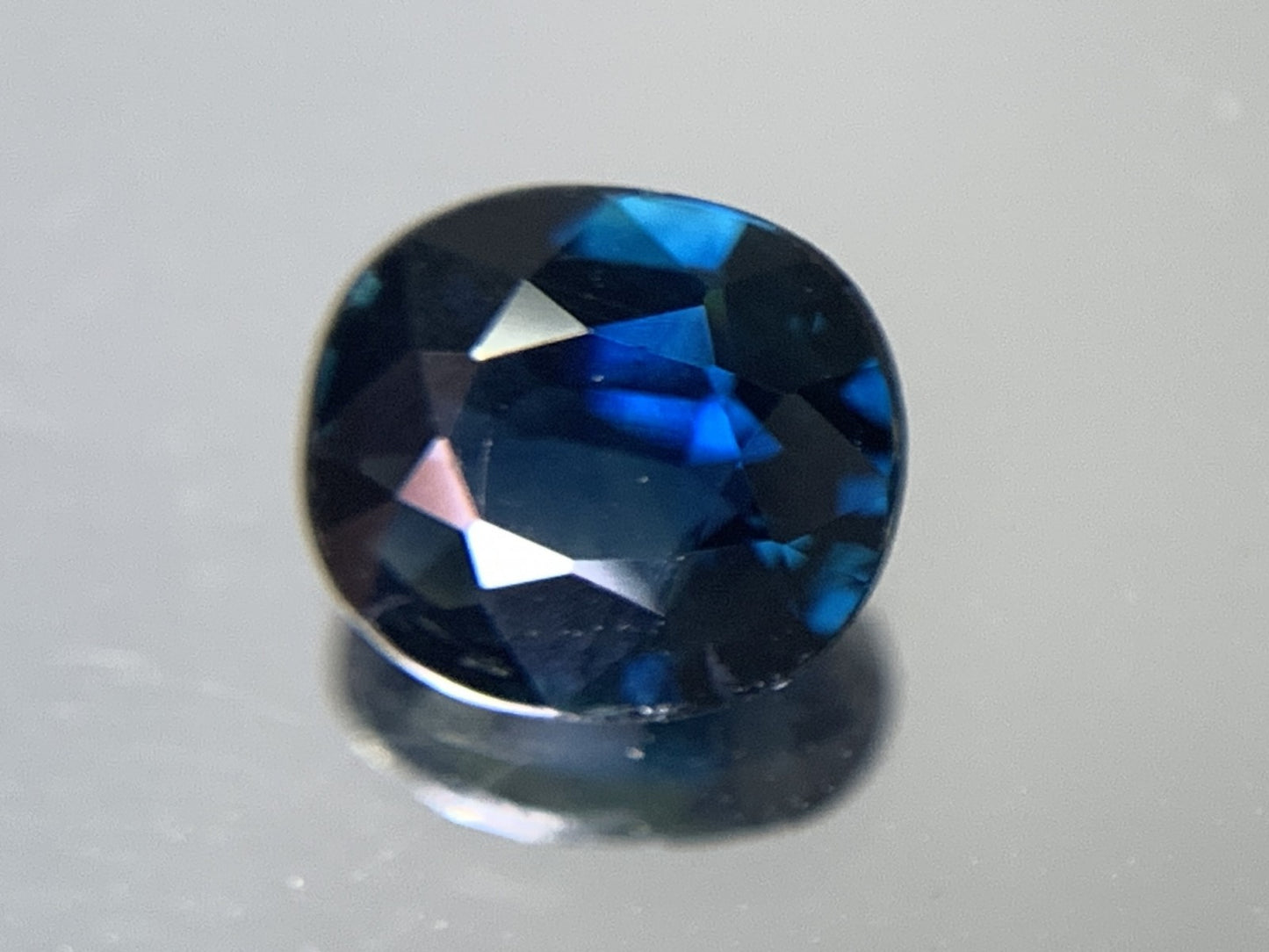サファイア 1.133ct 宝石ソーティング付き  7.0㎜×6.3㎜×2.7㎜   ルース（ 裸石 ） 2338Y